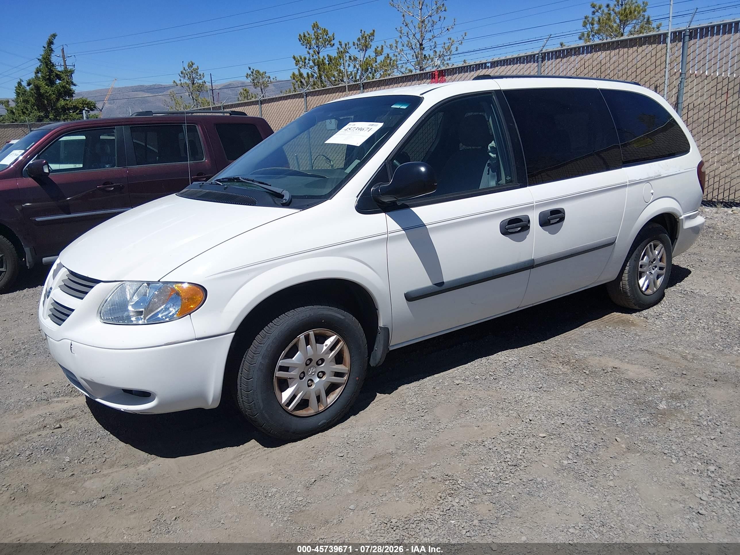 2005 Dodge Grand Caravan Se White vin: 1D4GP24R65B397887