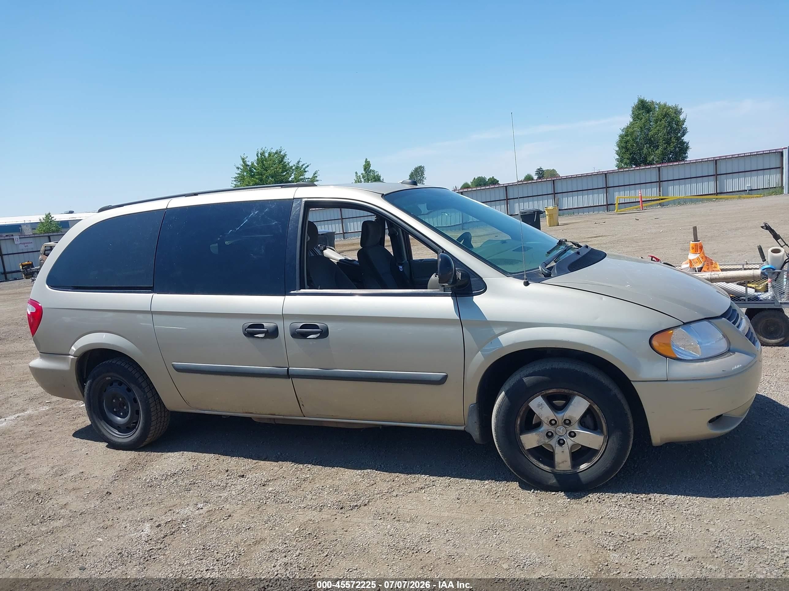 2005 Dodge Caravan Se Gold vin: 1D4GP24R85B331535