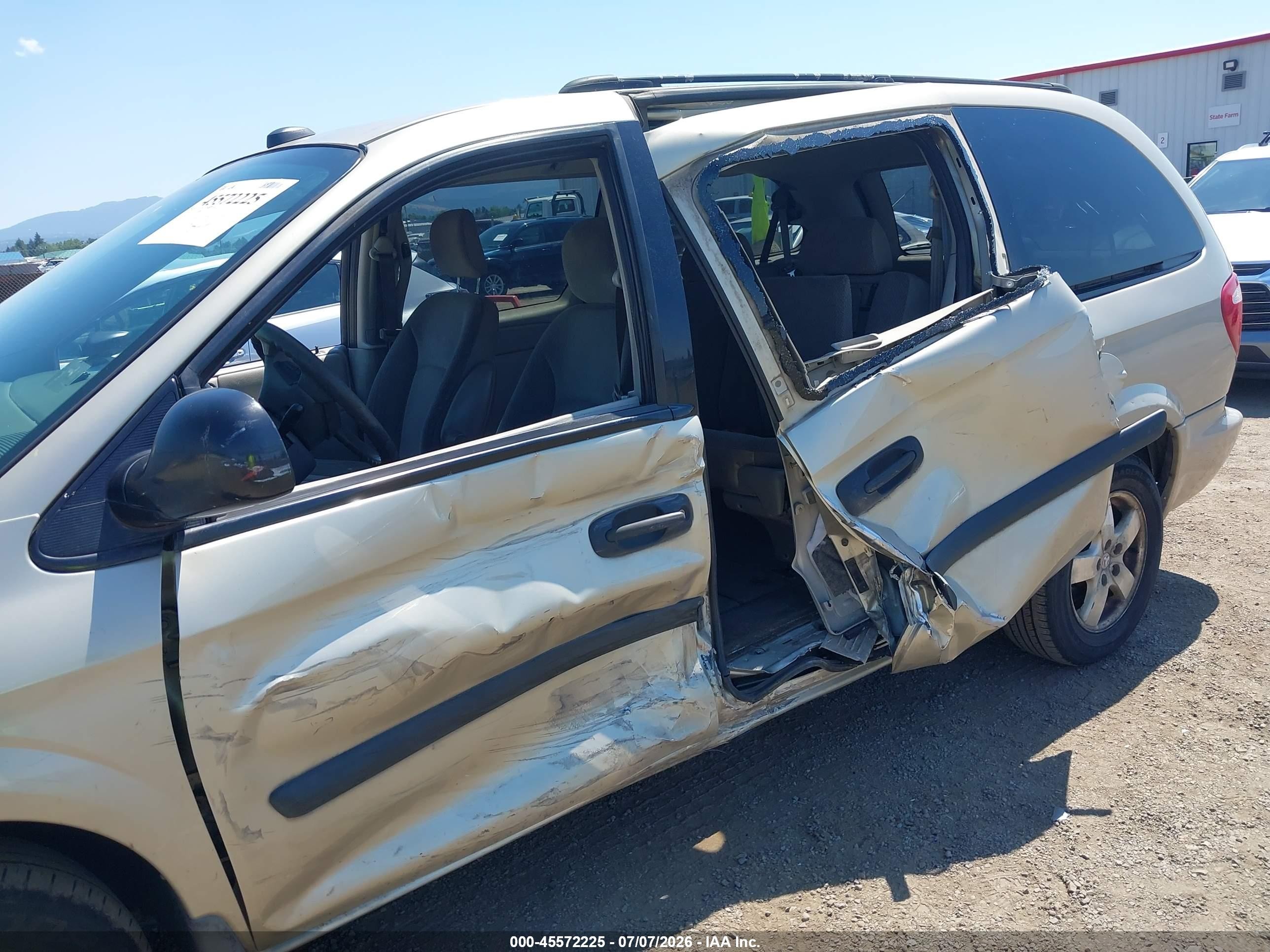 2005 Dodge Caravan Se Gold vin: 1D4GP24R85B331535