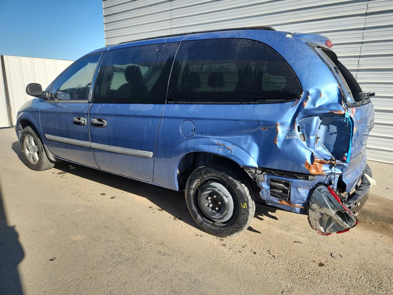 2007 Dodge Grand Caravan Se Blue vin: 1D4GP24R87B167240 Damage: Left Qtr Panel, Severe Damage, Replacement Required