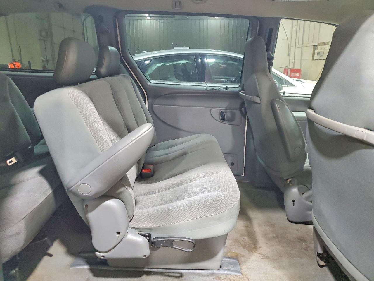2005 Dodge Grand Caravan Se White vin: 1D4GP24R95B167065