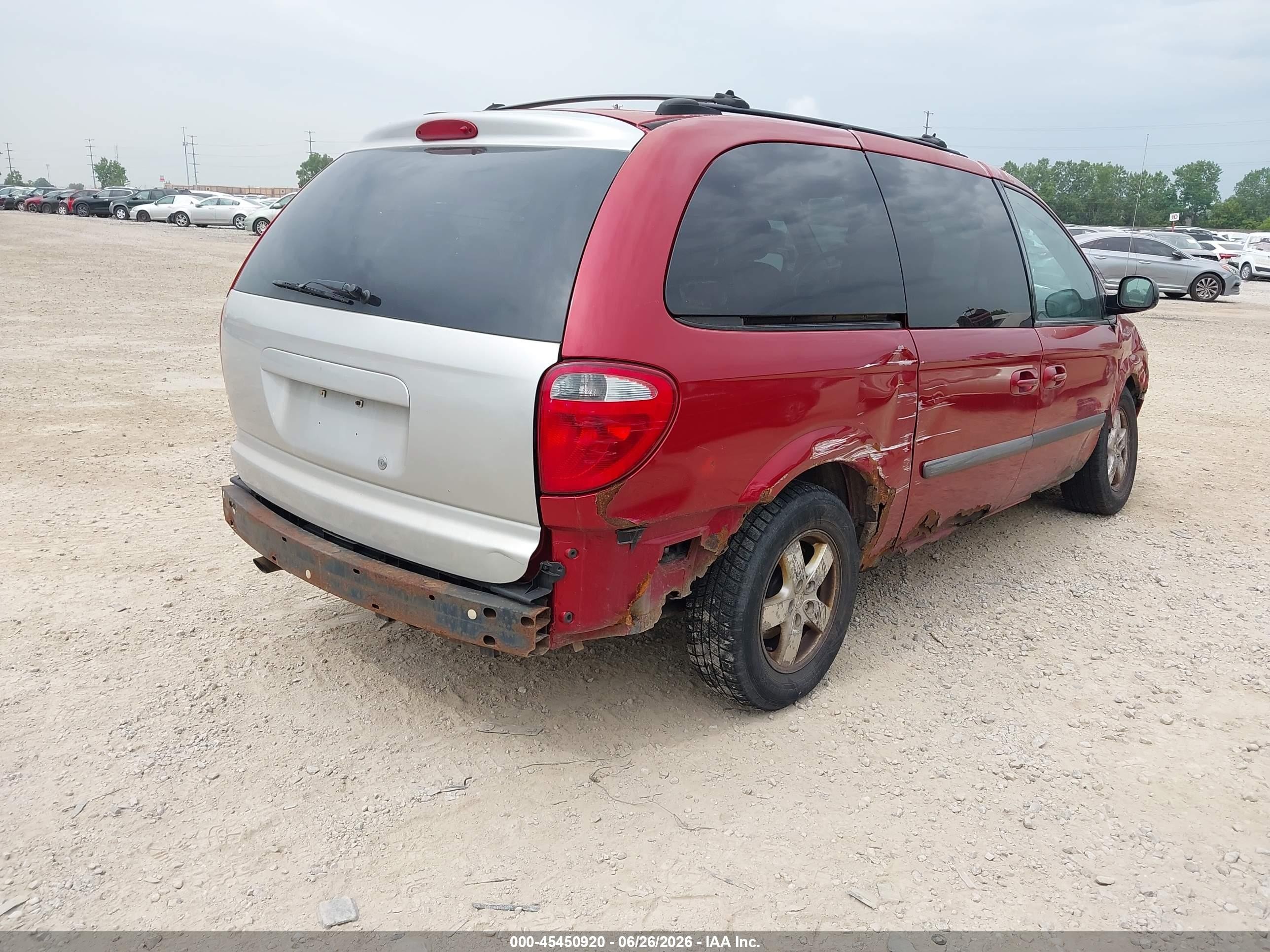 2005 Dodge Grand Caravan   Maroon vin: 1D4GP24R95B355200