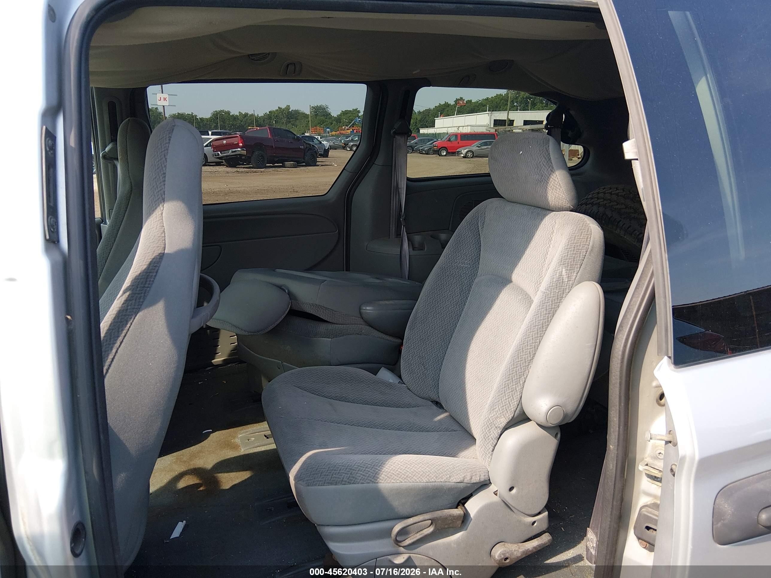 2004 Dodge Grand Caravan Se Silver vin: 1D4GP24RX4B517253