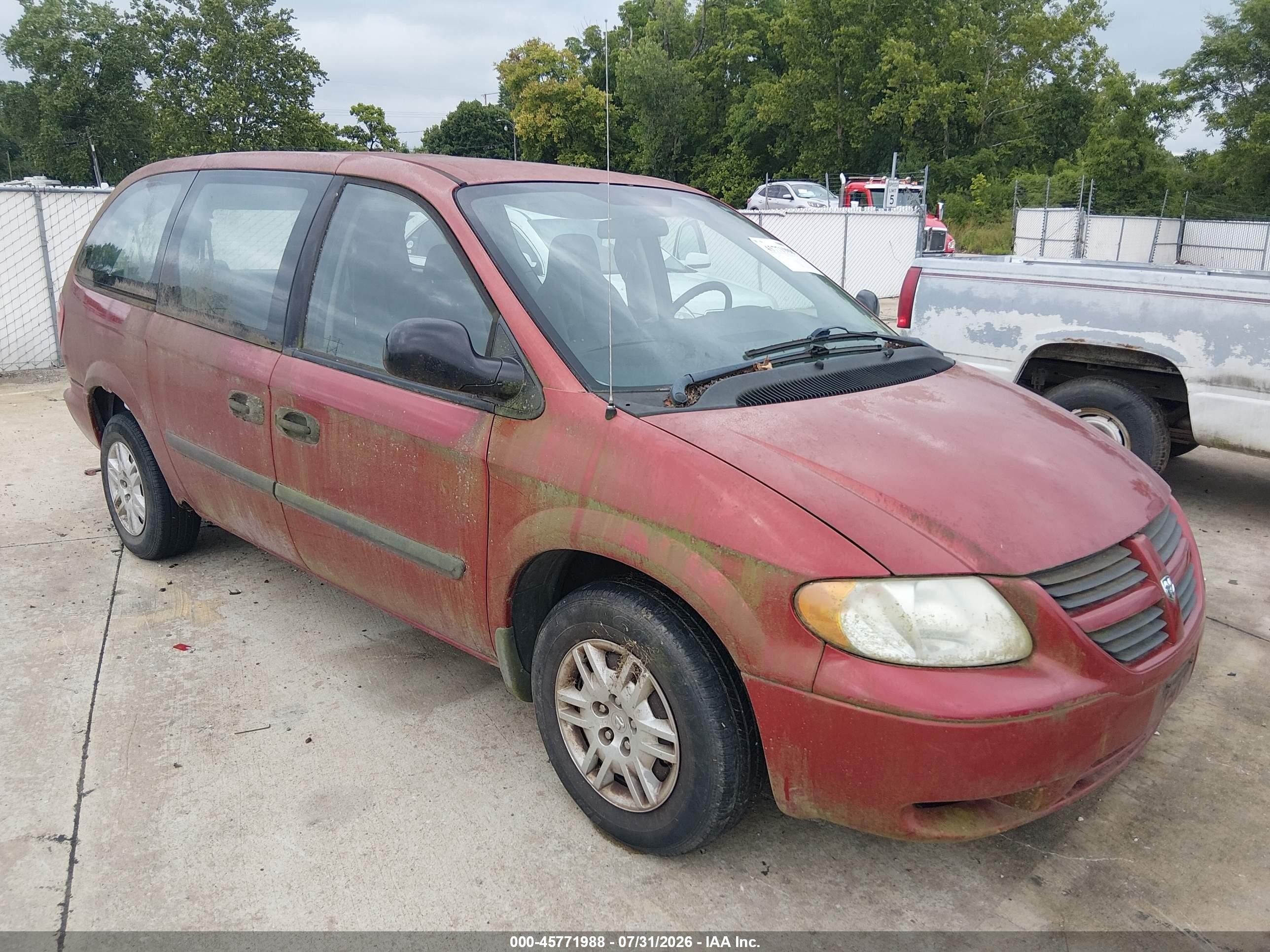 2005 Dodge Grand Caravan Se Red vin: 1D4GP24RX5B220131