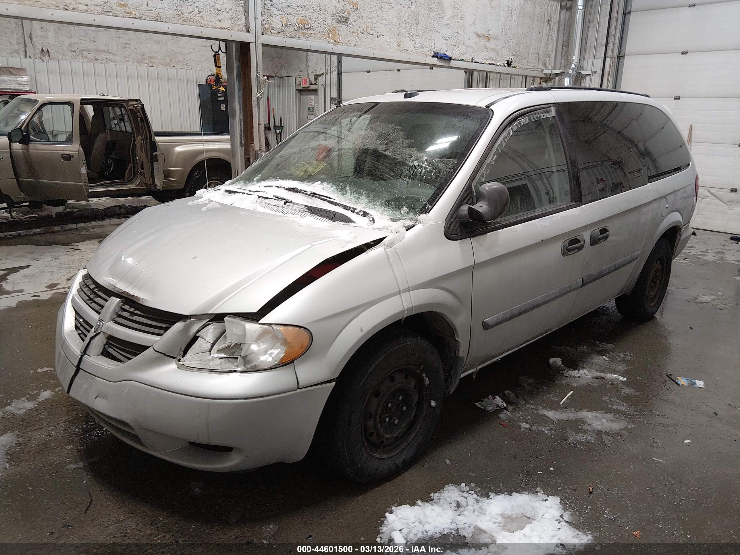 2005 Dodge Grand Caravan Se Silver vin: 1D4GP24RX5B362091