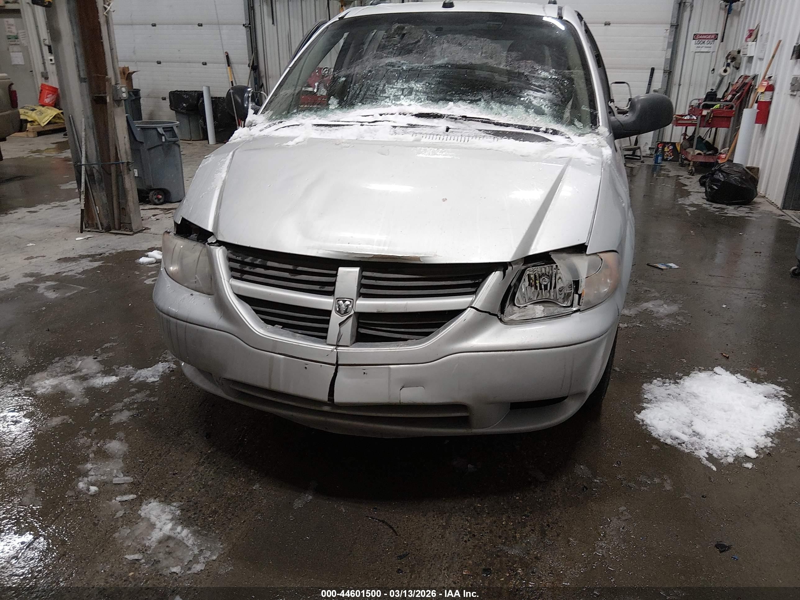 2005 Dodge Grand Caravan Se Silver vin: 1D4GP24RX5B362091