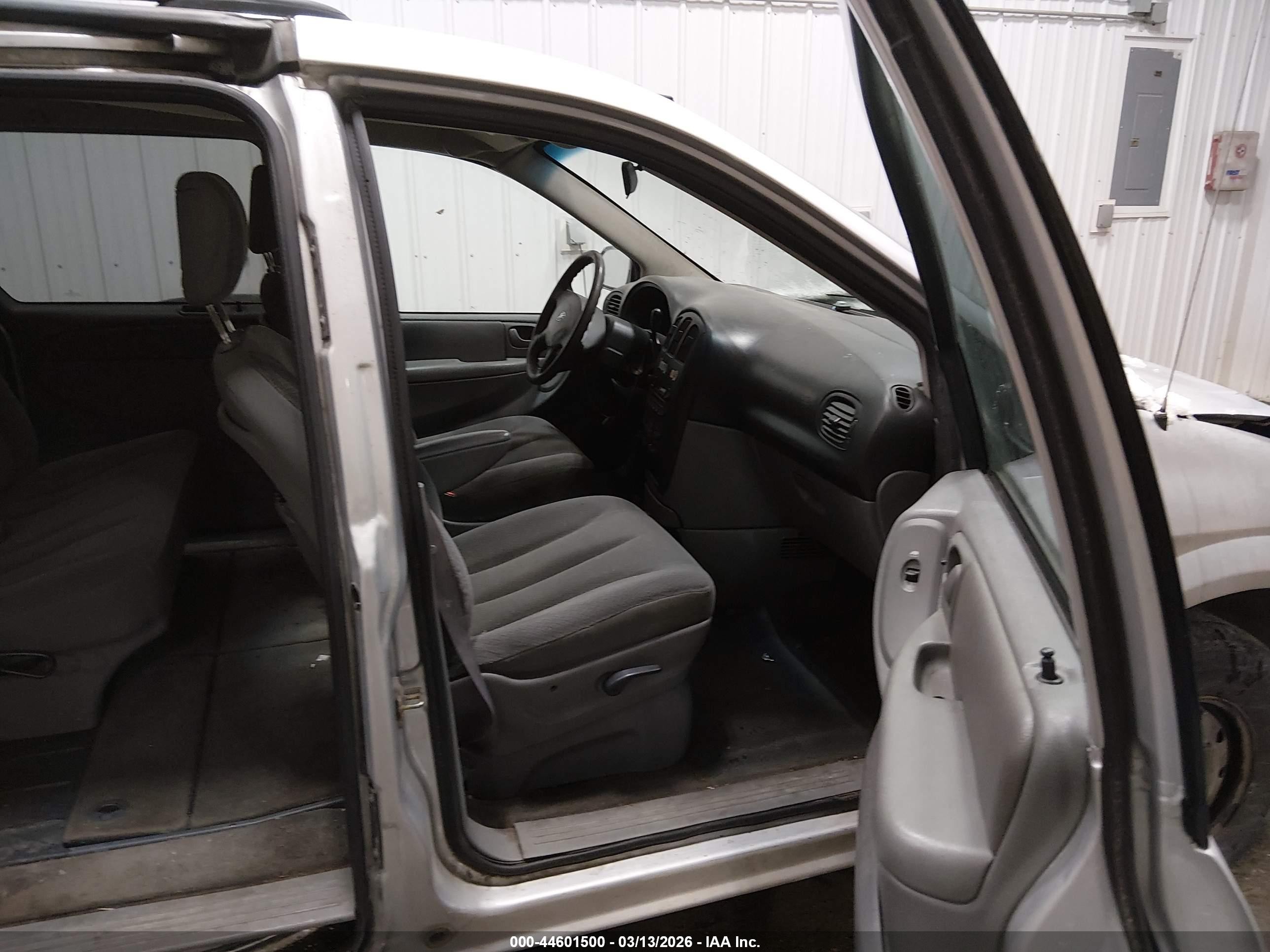 2005 Dodge Grand Caravan Se Silver vin: 1D4GP24RX5B362091
