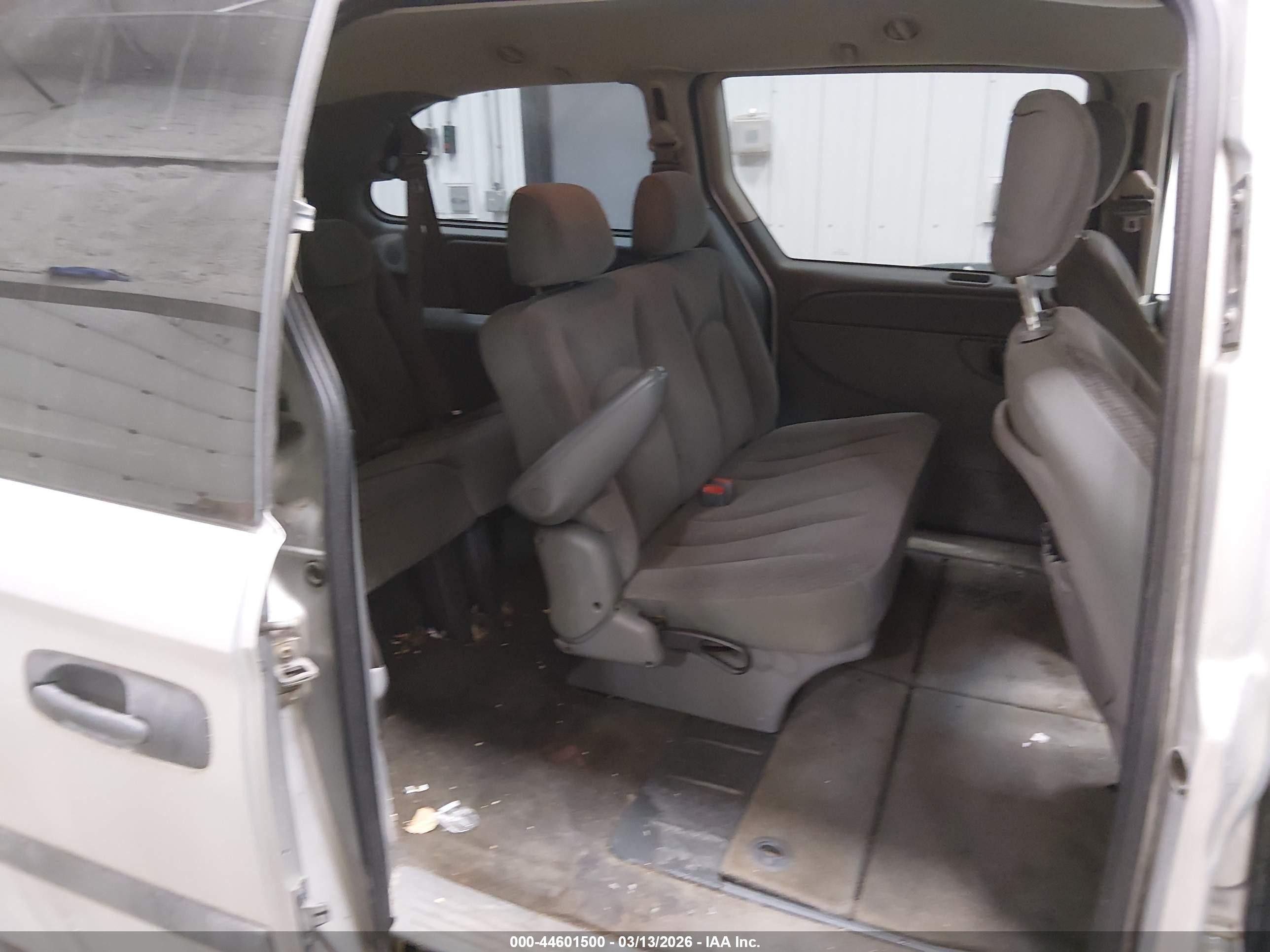 2005 Dodge Grand Caravan Se Silver vin: 1D4GP24RX5B362091