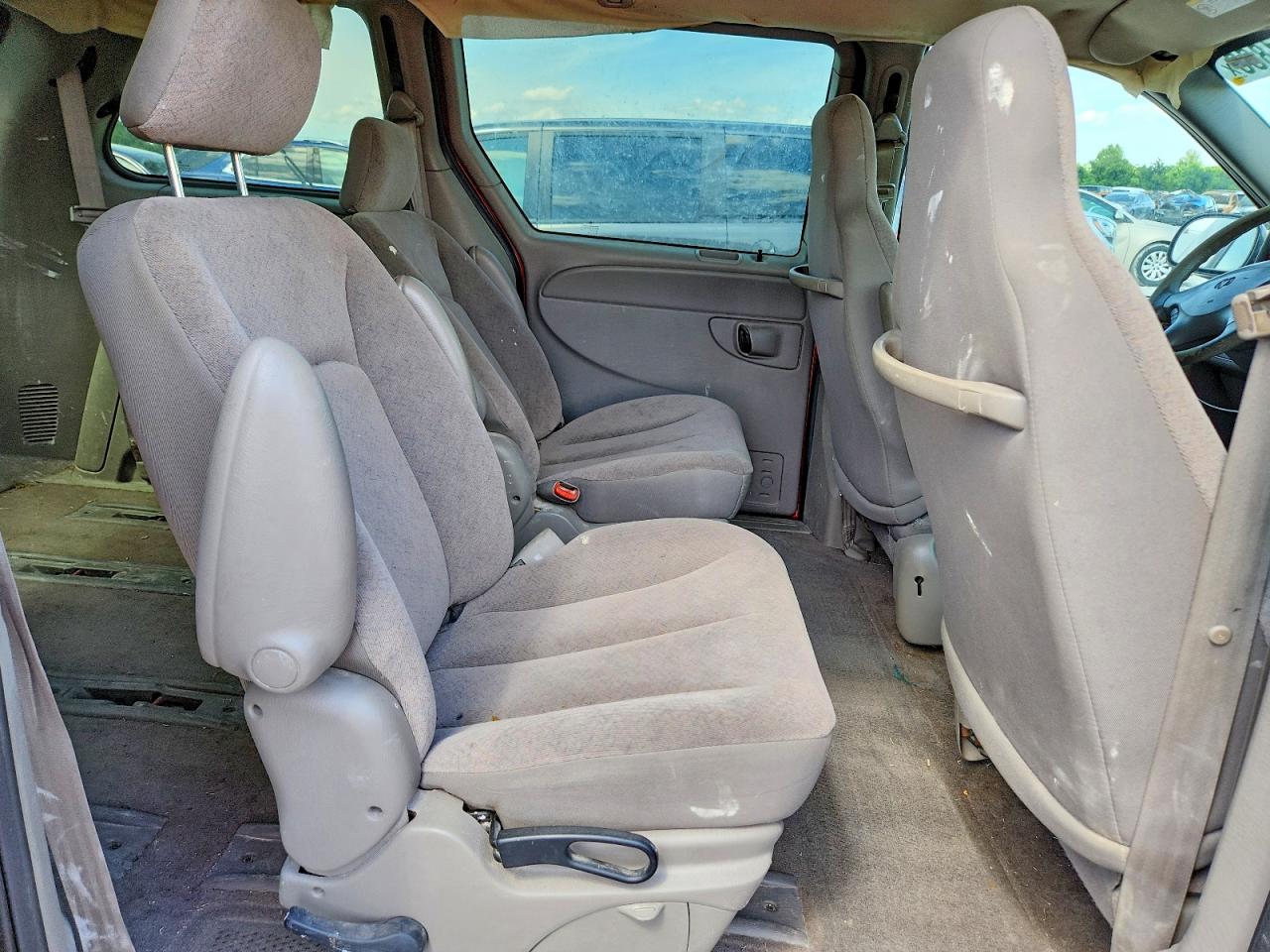 2003 Dodge Caravan Se Красный vin: 1D4GP25353B177924