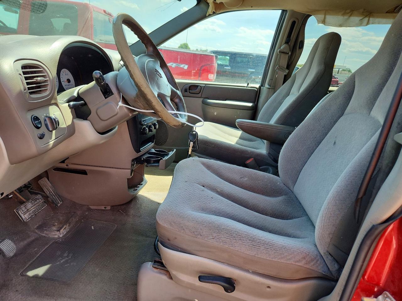 2003 Dodge Caravan Se Красный vin: 1D4GP25353B177924