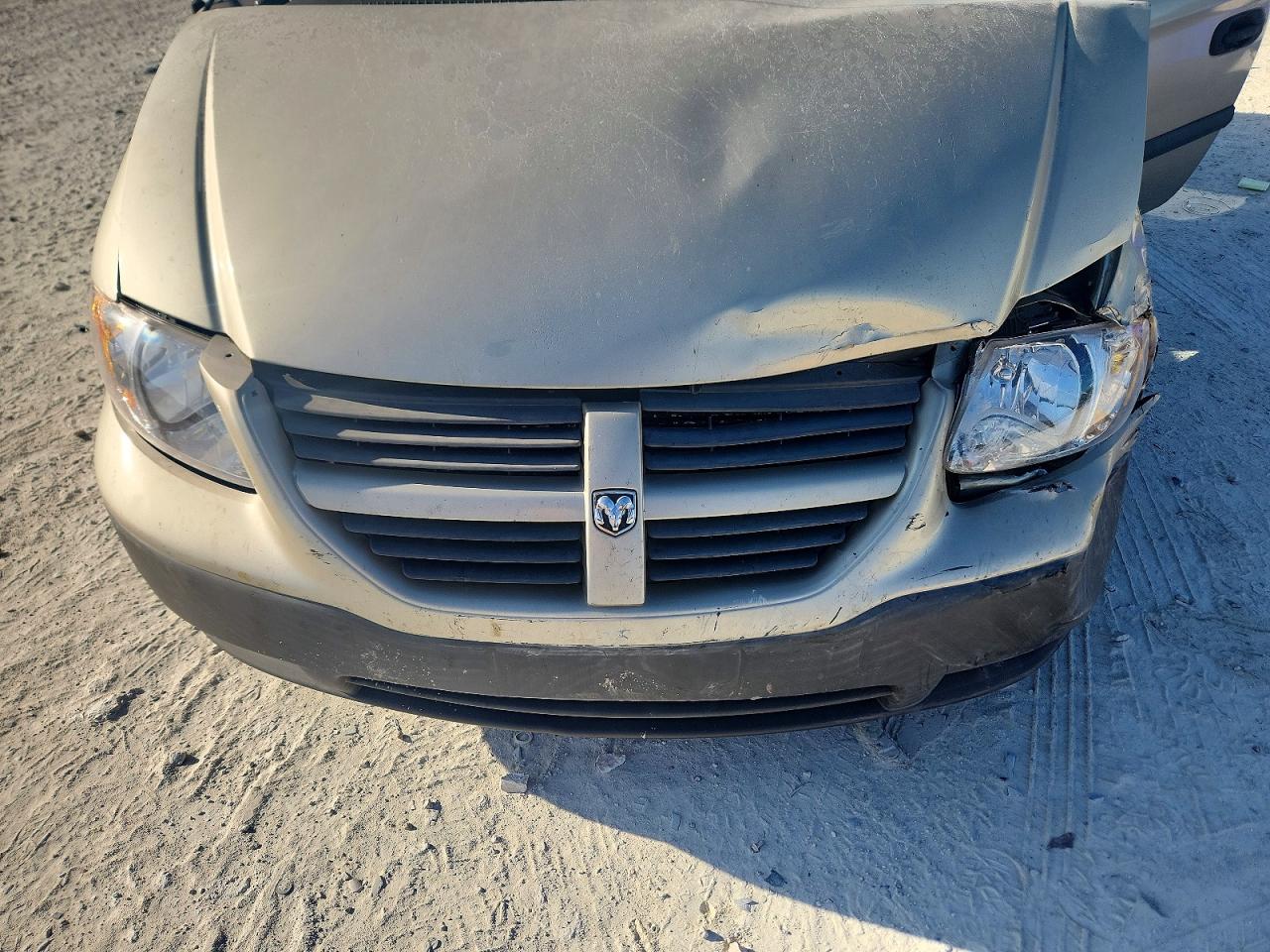 2005 Dodge Caravan Se Серый vin: 1D4GP25B85B316485