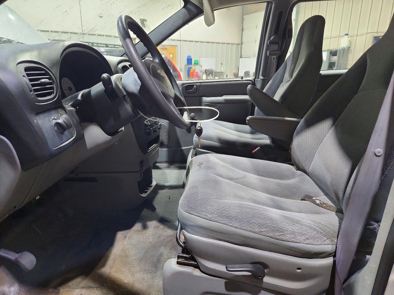 2005 Dodge Caravan Se Silver vin: 1D4GP25B95B110012