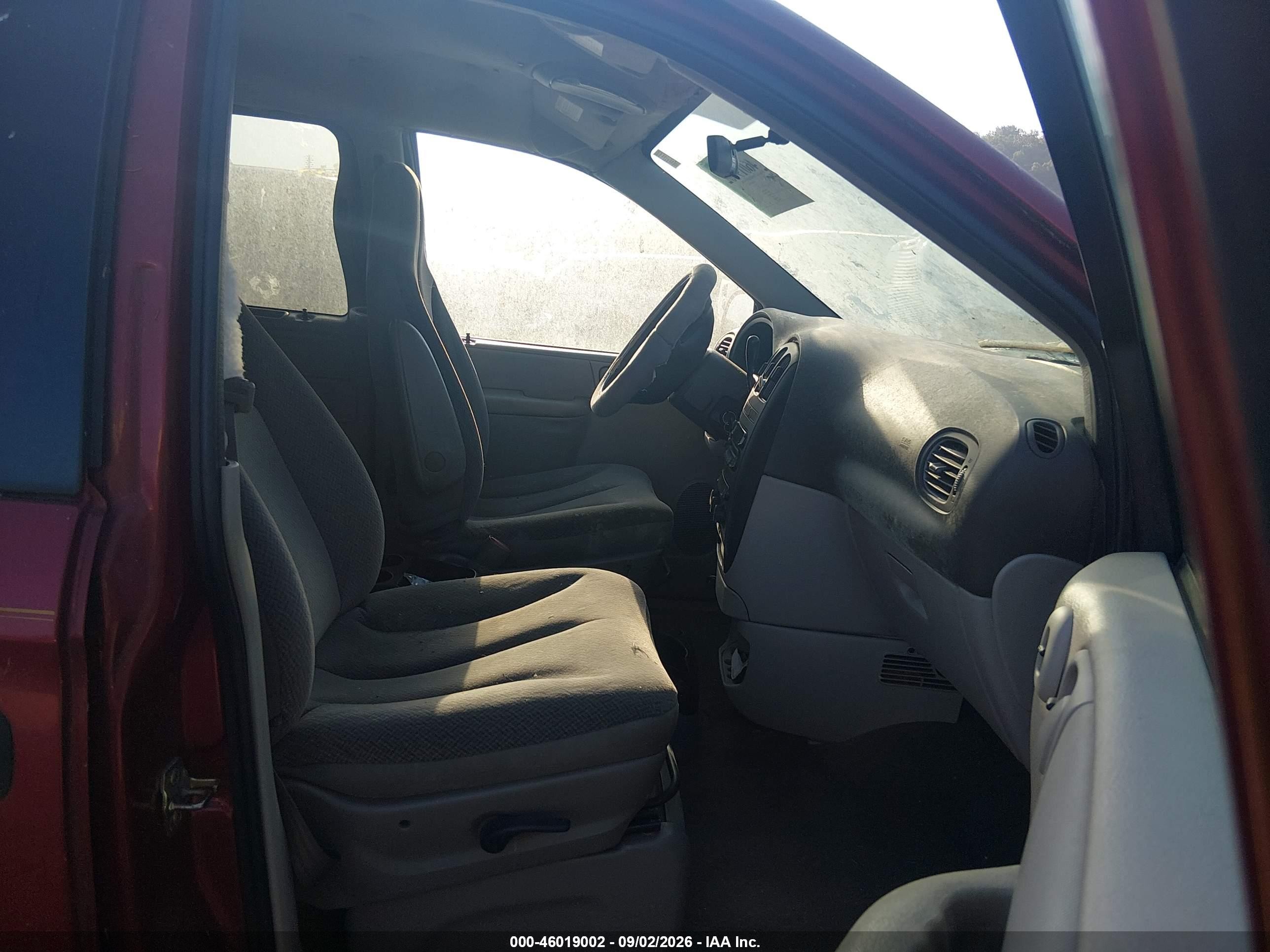 2005 Dodge Caravan Se Красный vin: 1D4GP25BX5B117129
