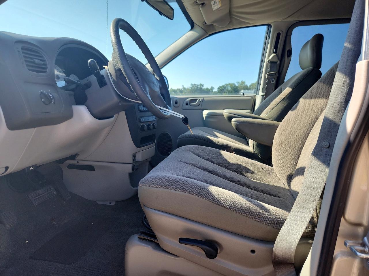 2007 Dodge Caravan Se Tan vin: 1D4GP25E67B236390