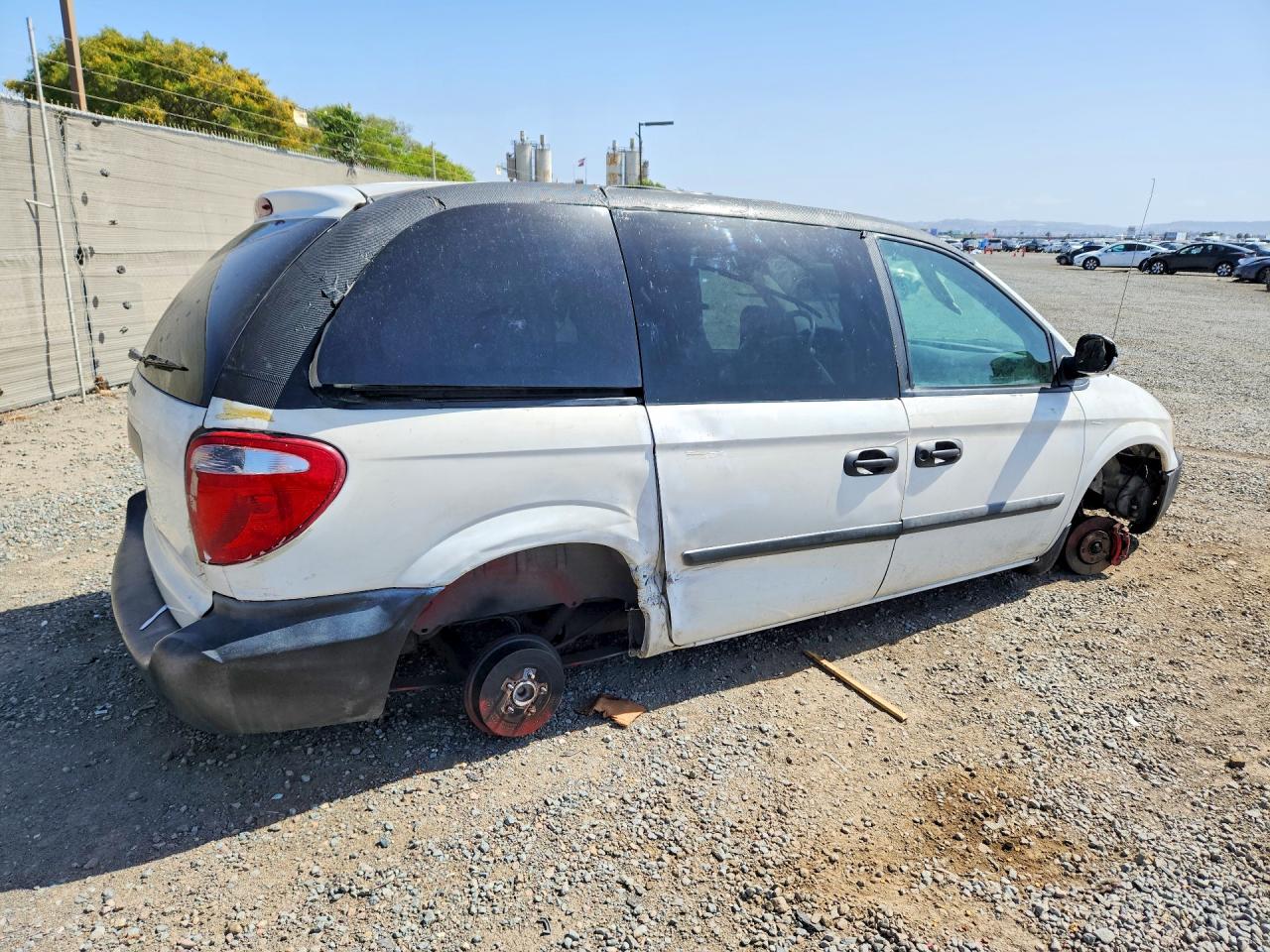 2005 Dodge Caravan Se White vin: 1D4GP25E85B237182