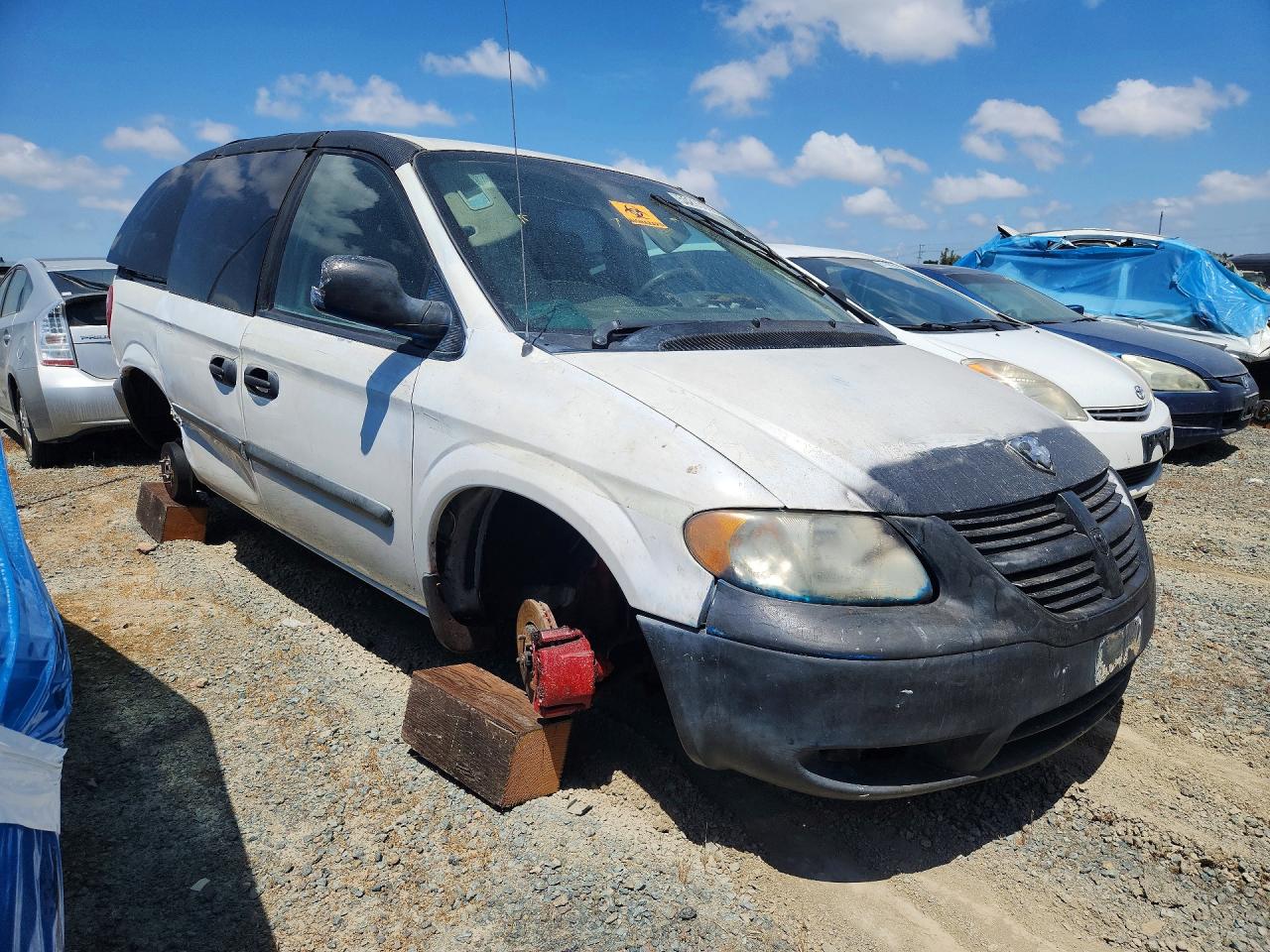 2005 Dodge Caravan Se White vin: 1D4GP25E85B237182