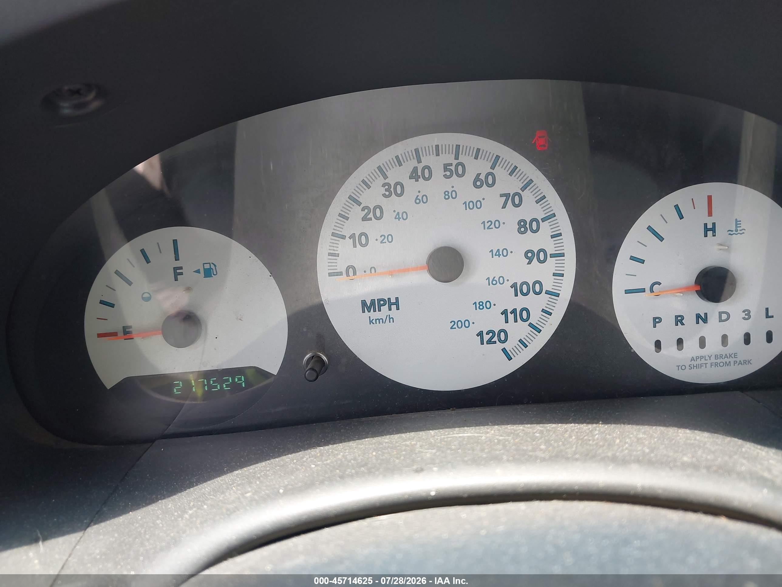 2005 Dodge Caravan Se White vin: 1D4GP25E85B249560