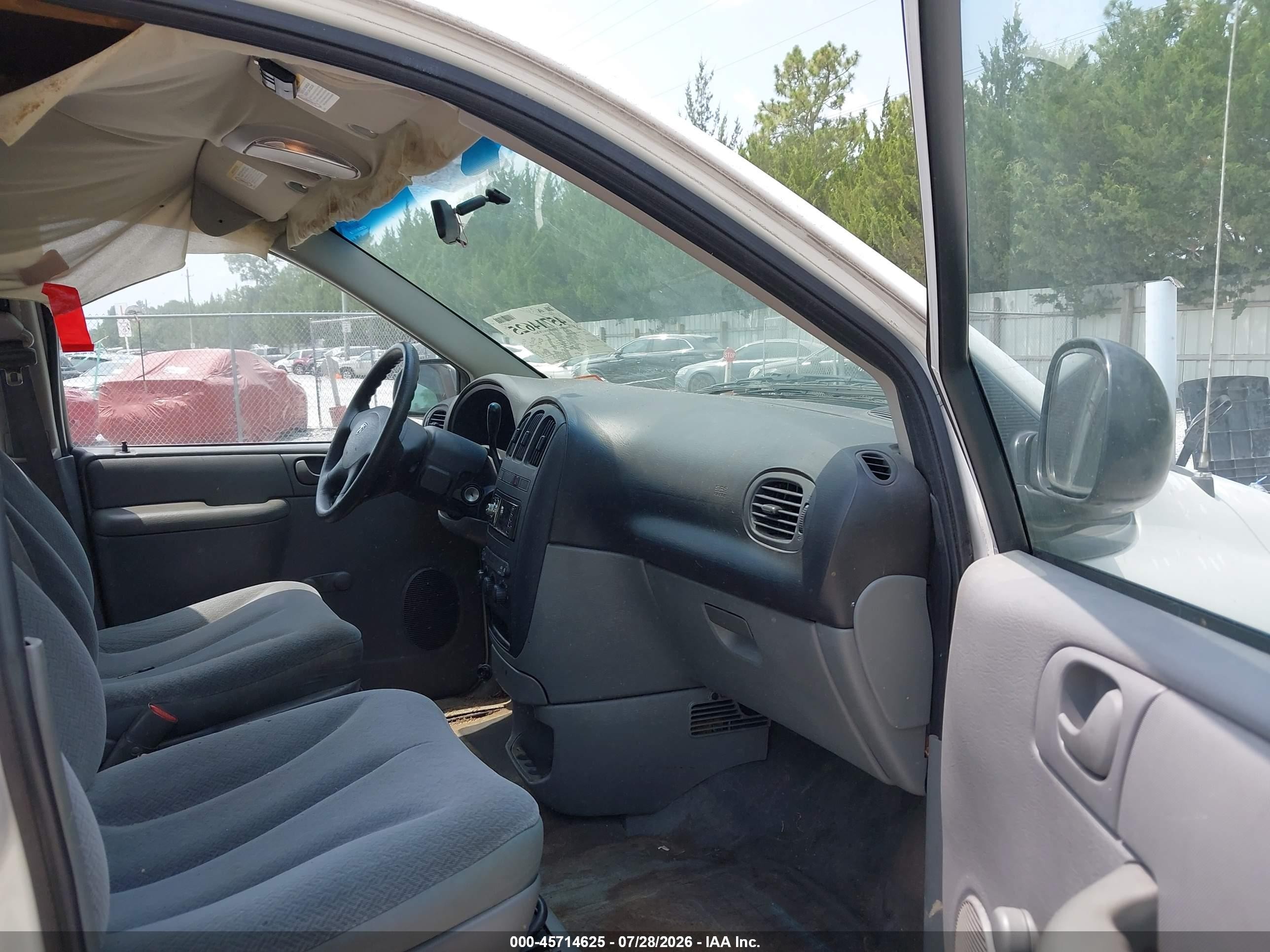 2005 Dodge Caravan Se White vin: 1D4GP25E85B249560