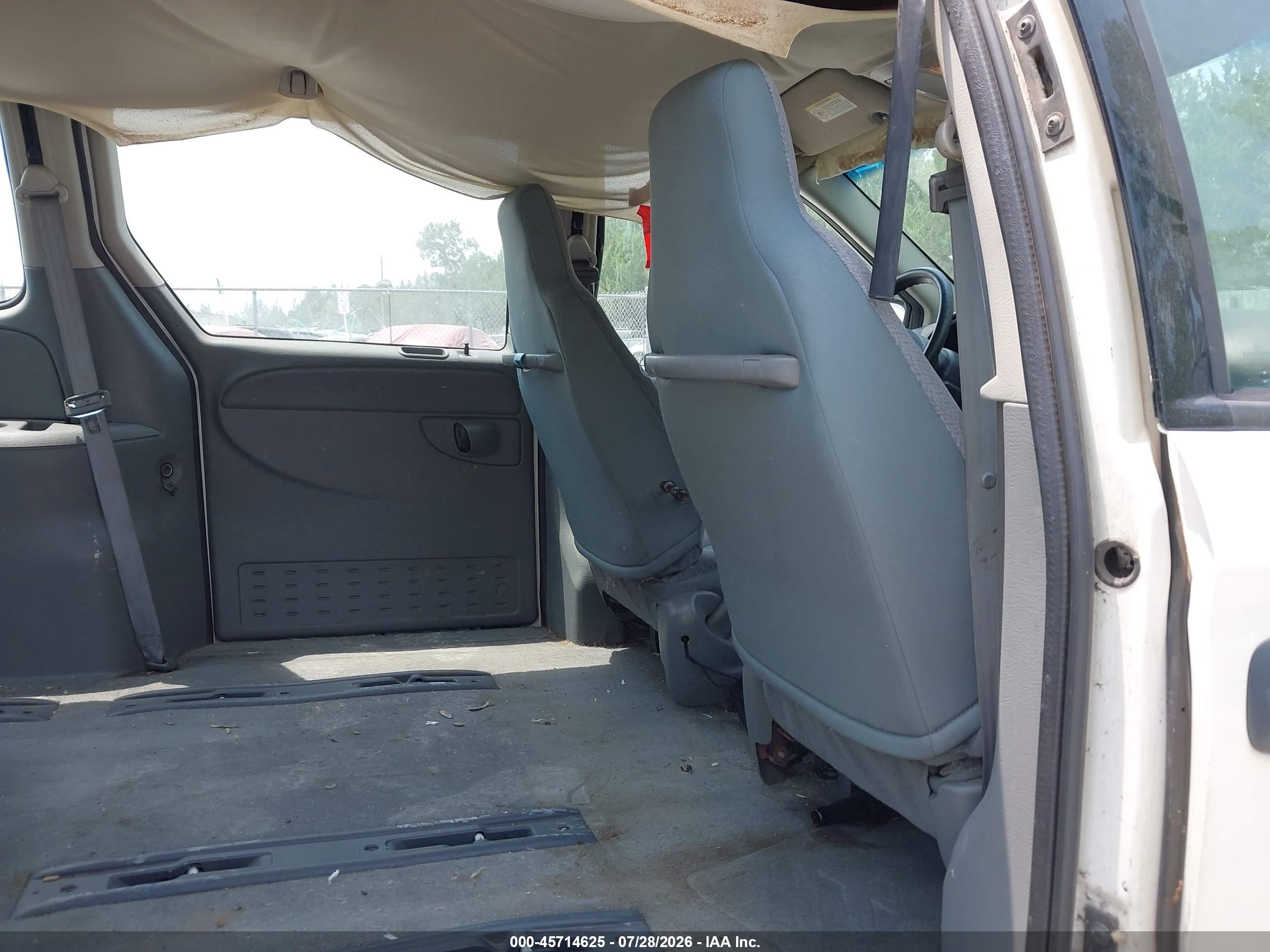 2005 Dodge Caravan Se White vin: 1D4GP25E85B249560
