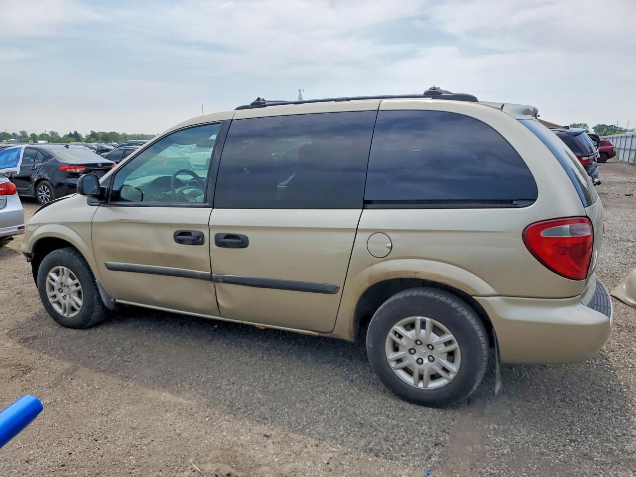 2005 Dodge Caravan Se Золотой vin: 1D4GP25R45B383260