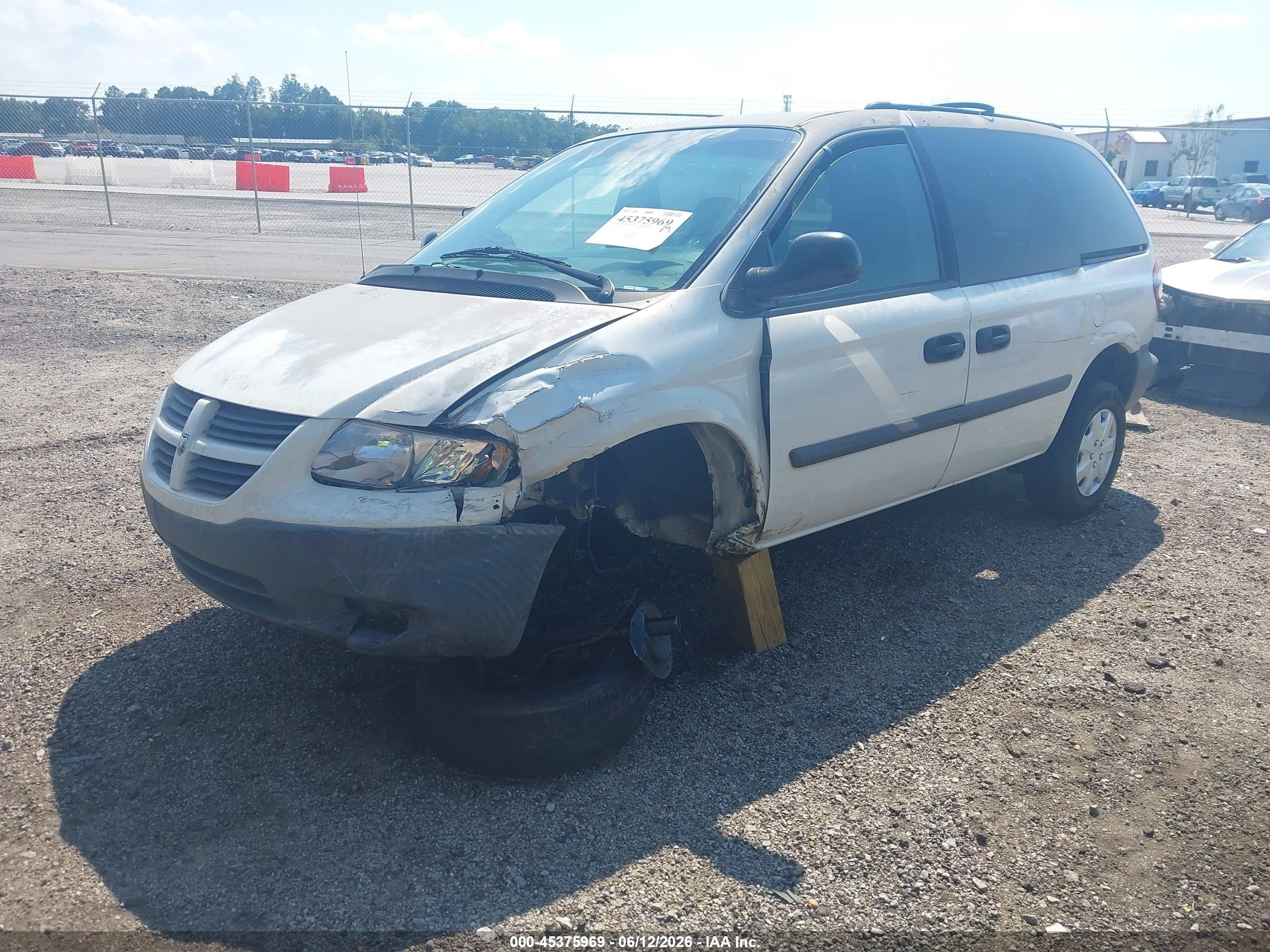 2005 Dodge Caravan Se White vin: 1D4GP25R75B179598