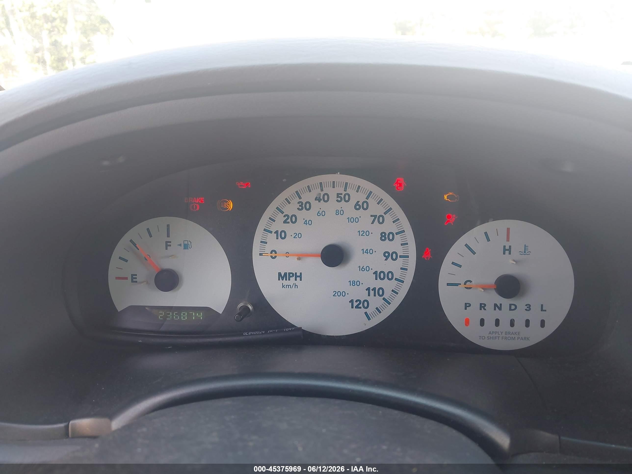 2005 Dodge Caravan Se White vin: 1D4GP25R75B179598
