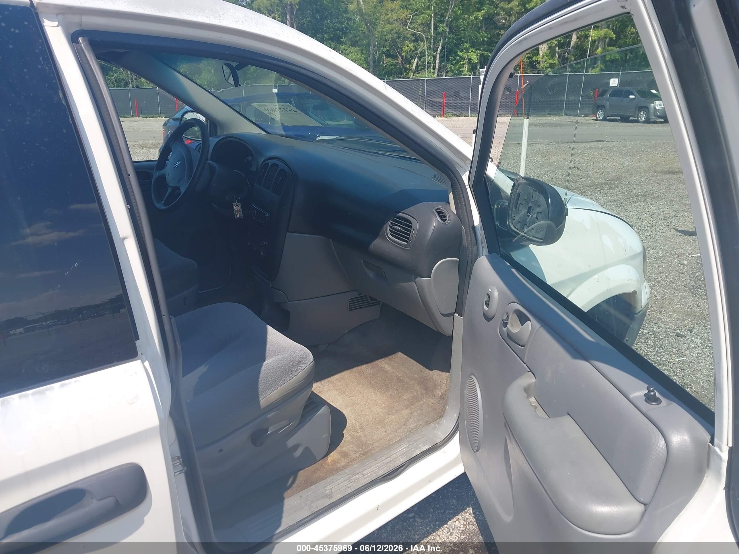 2005 Dodge Caravan Se White vin: 1D4GP25R75B179598