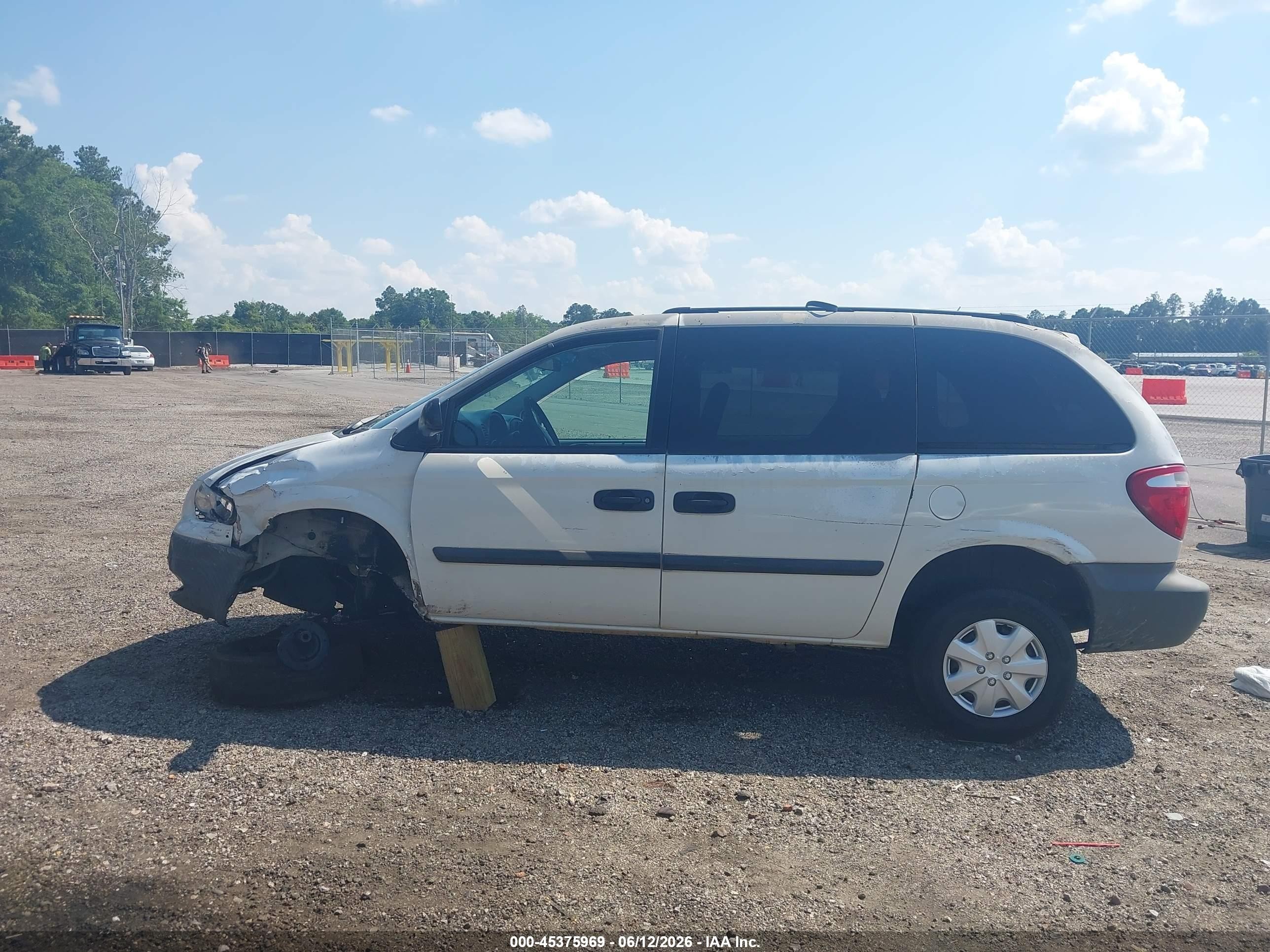 2005 Dodge Caravan Se White vin: 1D4GP25R75B179598
