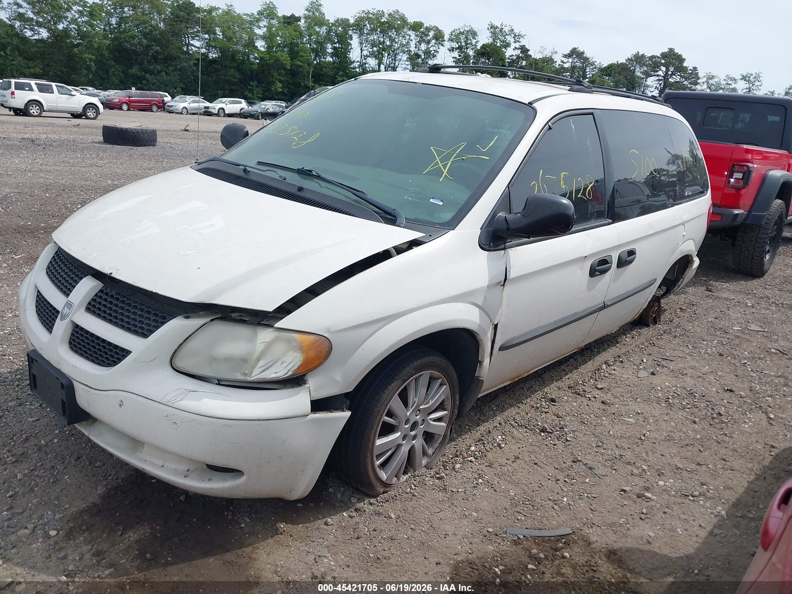 2003 Dodge Caravan Se Белый vin: 1D4GP25R93B317851