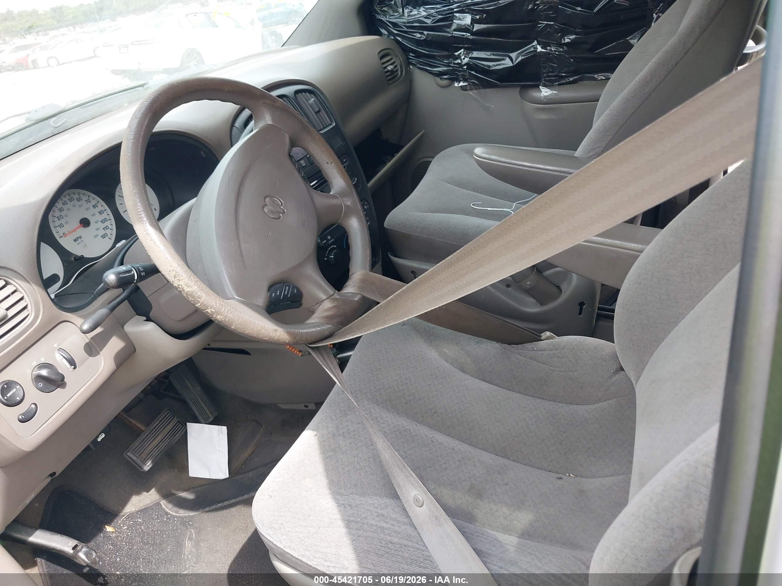 2003 Dodge Caravan Se Белый vin: 1D4GP25R93B317851