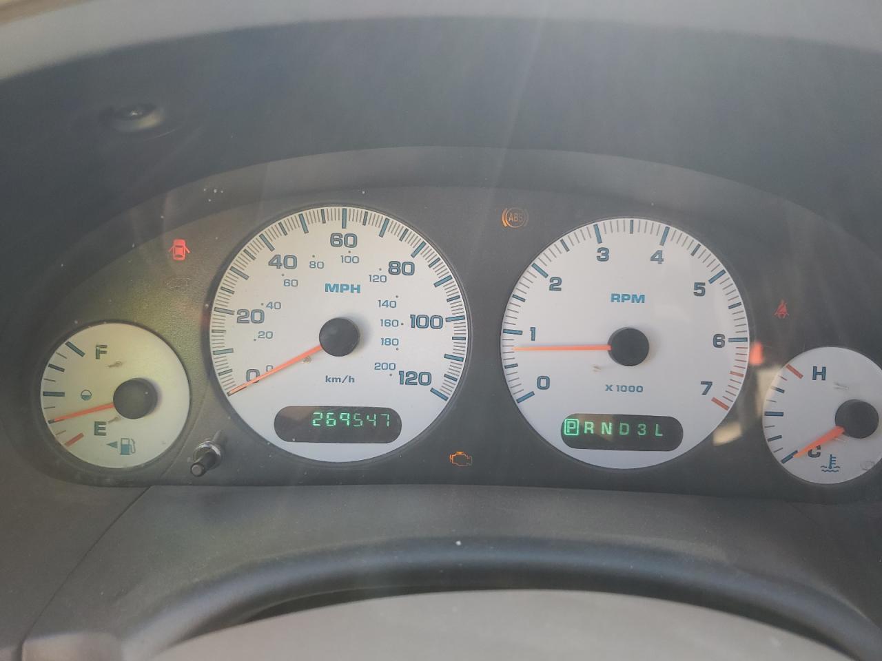 2003 Dodge Grand Caravan Sport Tan vin: 1D4GP44R33B290482