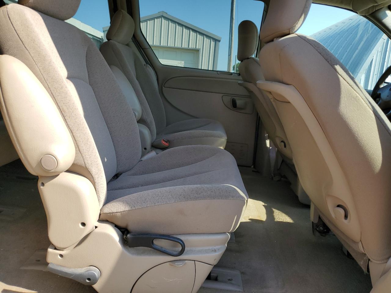 2003 Dodge Grand Caravan Sport Tan vin: 1D4GP44R33B290482