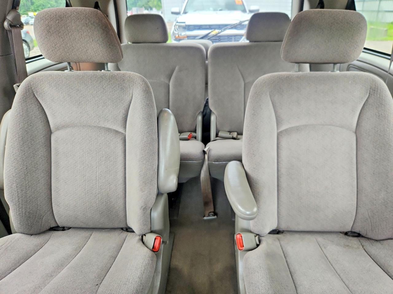 2003 Dodge Caravan Sport Silver vin: 1D4GP45333B341814