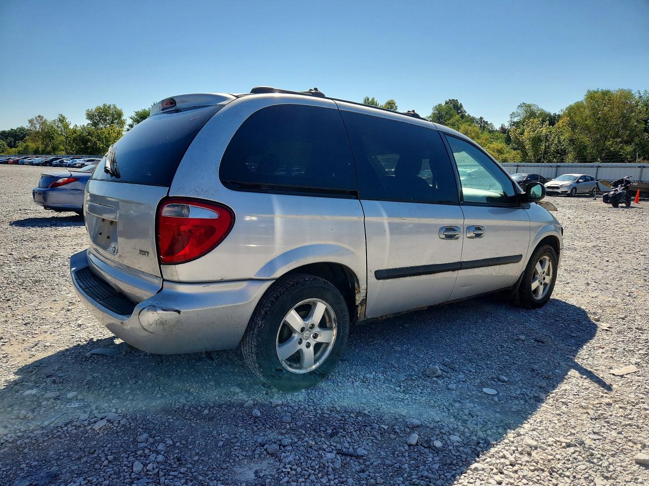 2005 Dodge Caravan Sxt Silver vin: 1D4GP45R05B360716