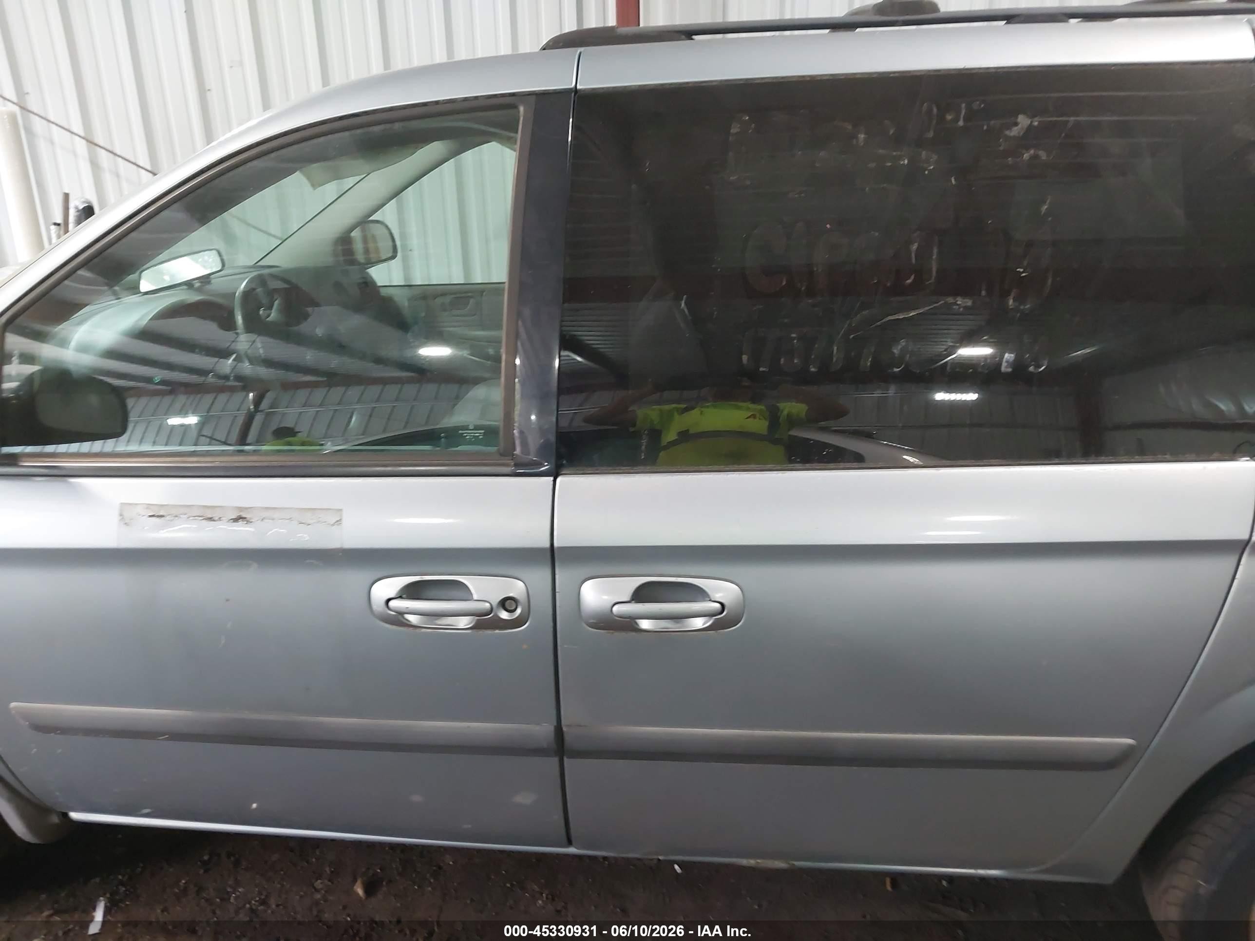 2005 Dodge Caravan Sxt Light Blue vin: 1D4GP45R15B429851