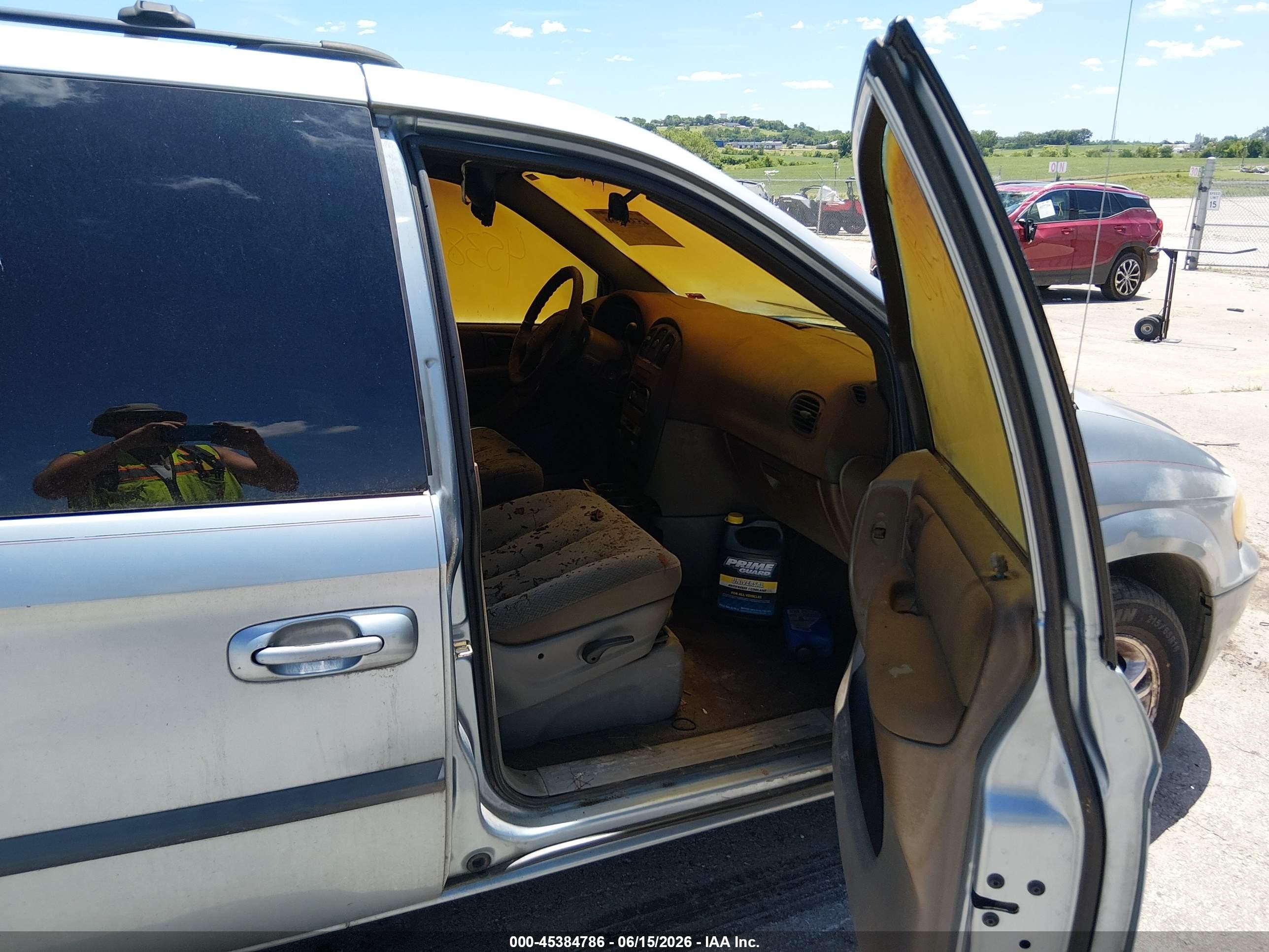 2004 Dodge Caravan Sxt Light Blue vin: 1D4GP45R24B525423