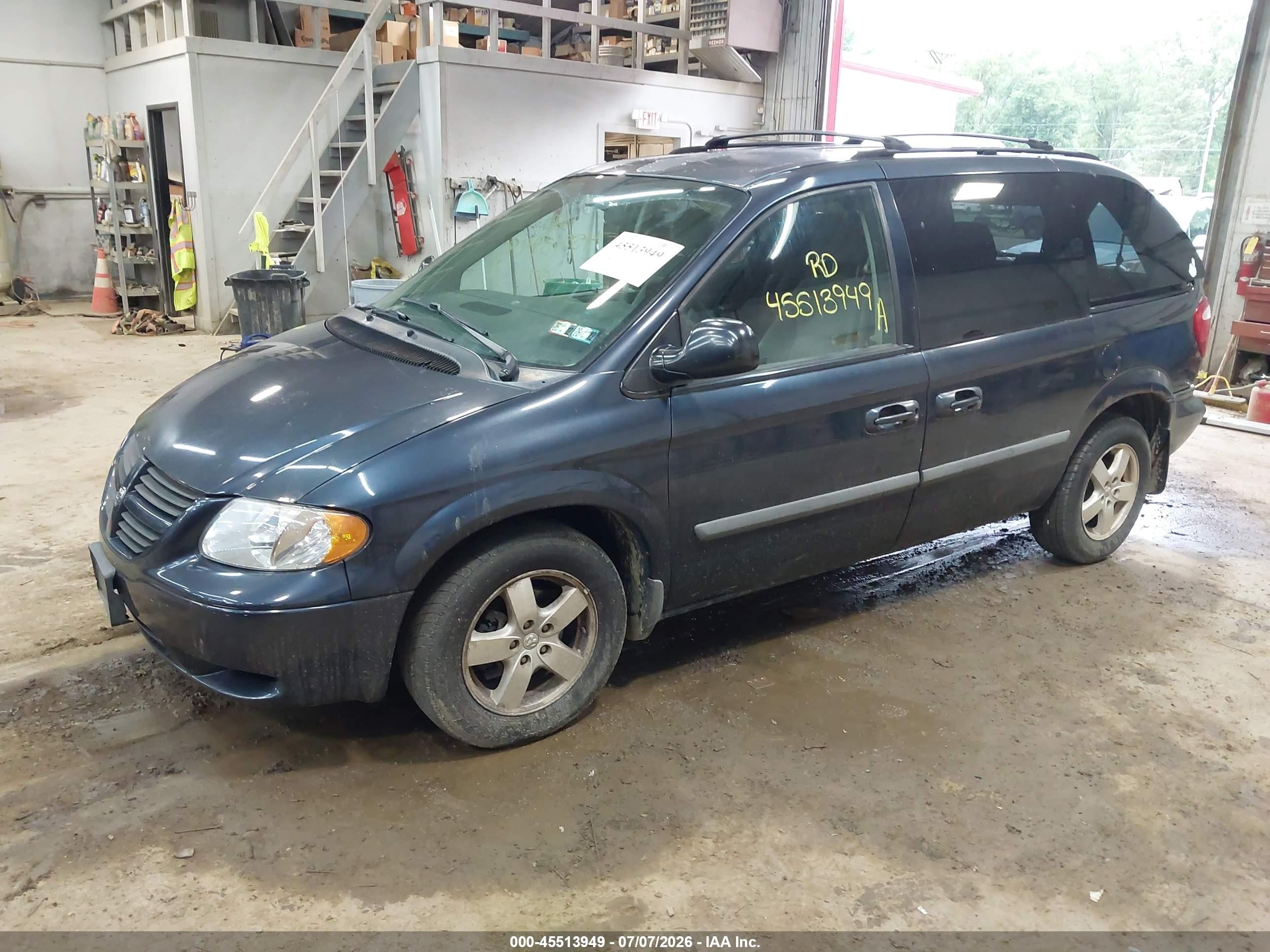 2007 Dodge Caravan Sxt Purple vin: 1D4GP45R27B154090
