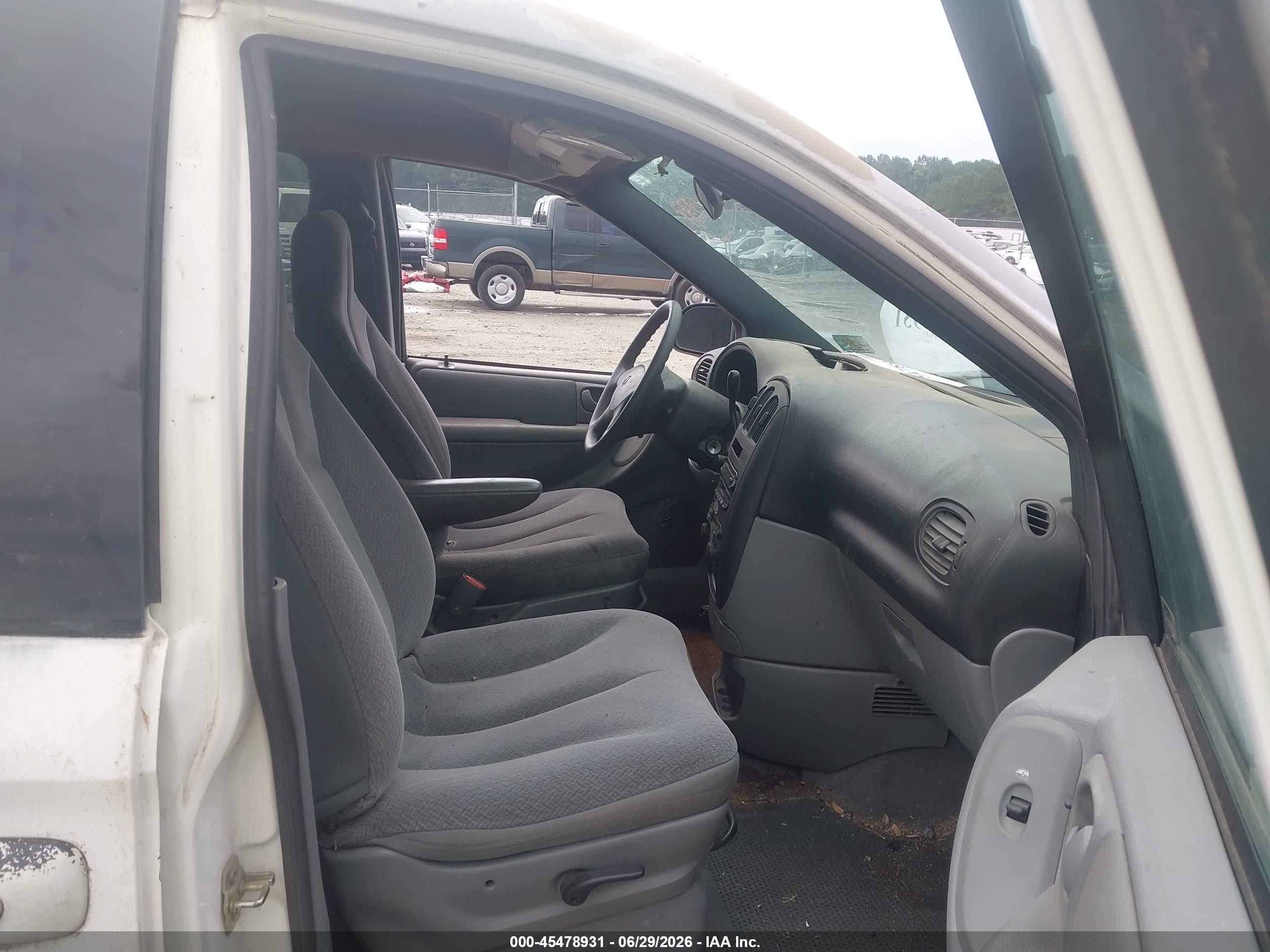 2004 Dodge Caravan Sxt Кремовый vin: 1D4GP45R34B561492