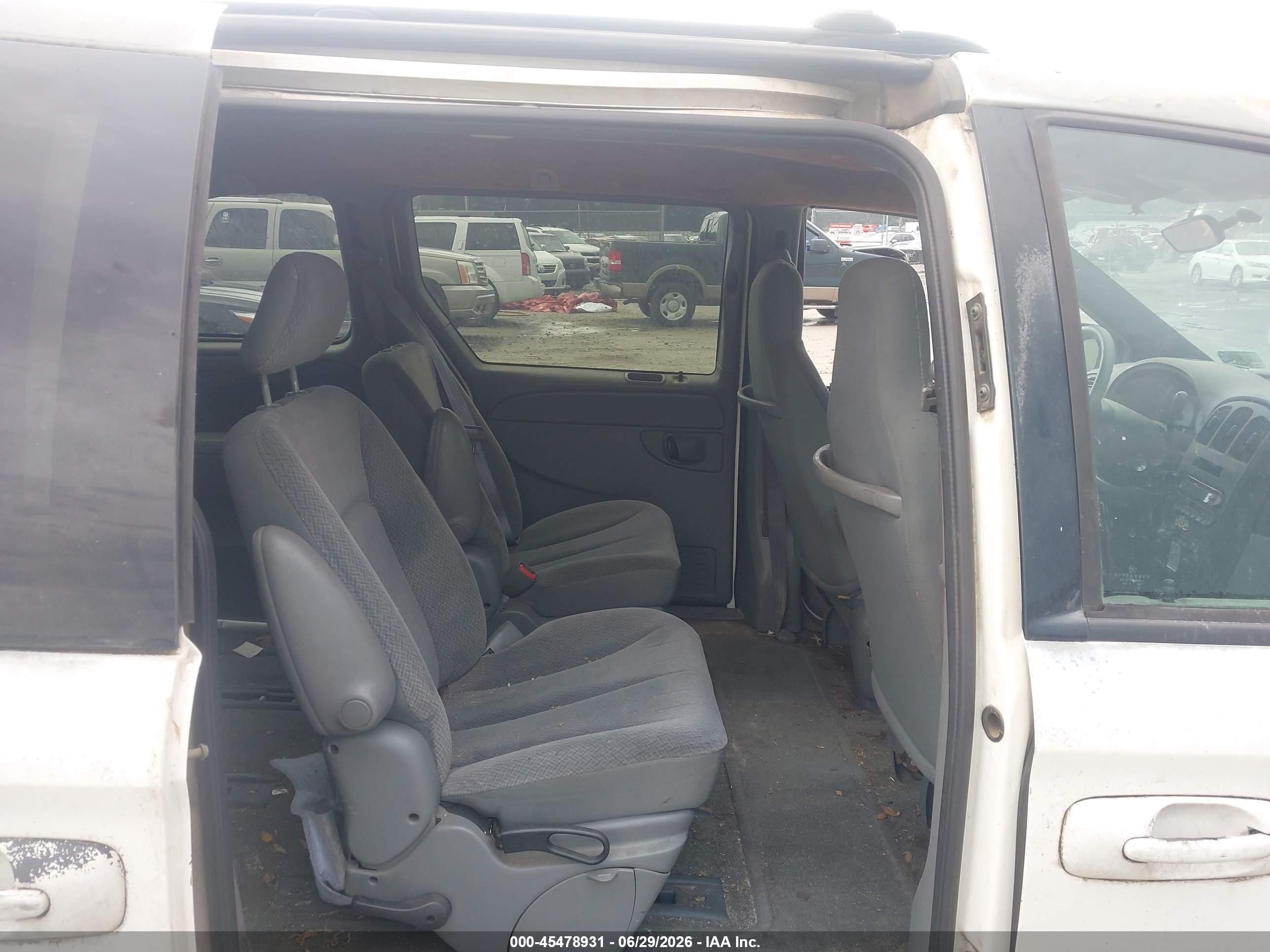 2004 Dodge Caravan Sxt Кремовый vin: 1D4GP45R34B561492