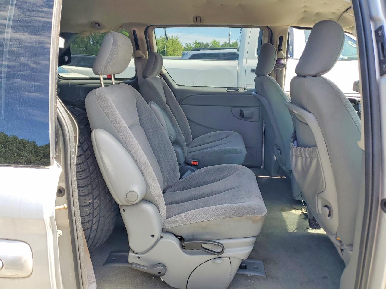 2006 Dodge Caravan Sxt Silver vin: 1D4GP45R36B502140