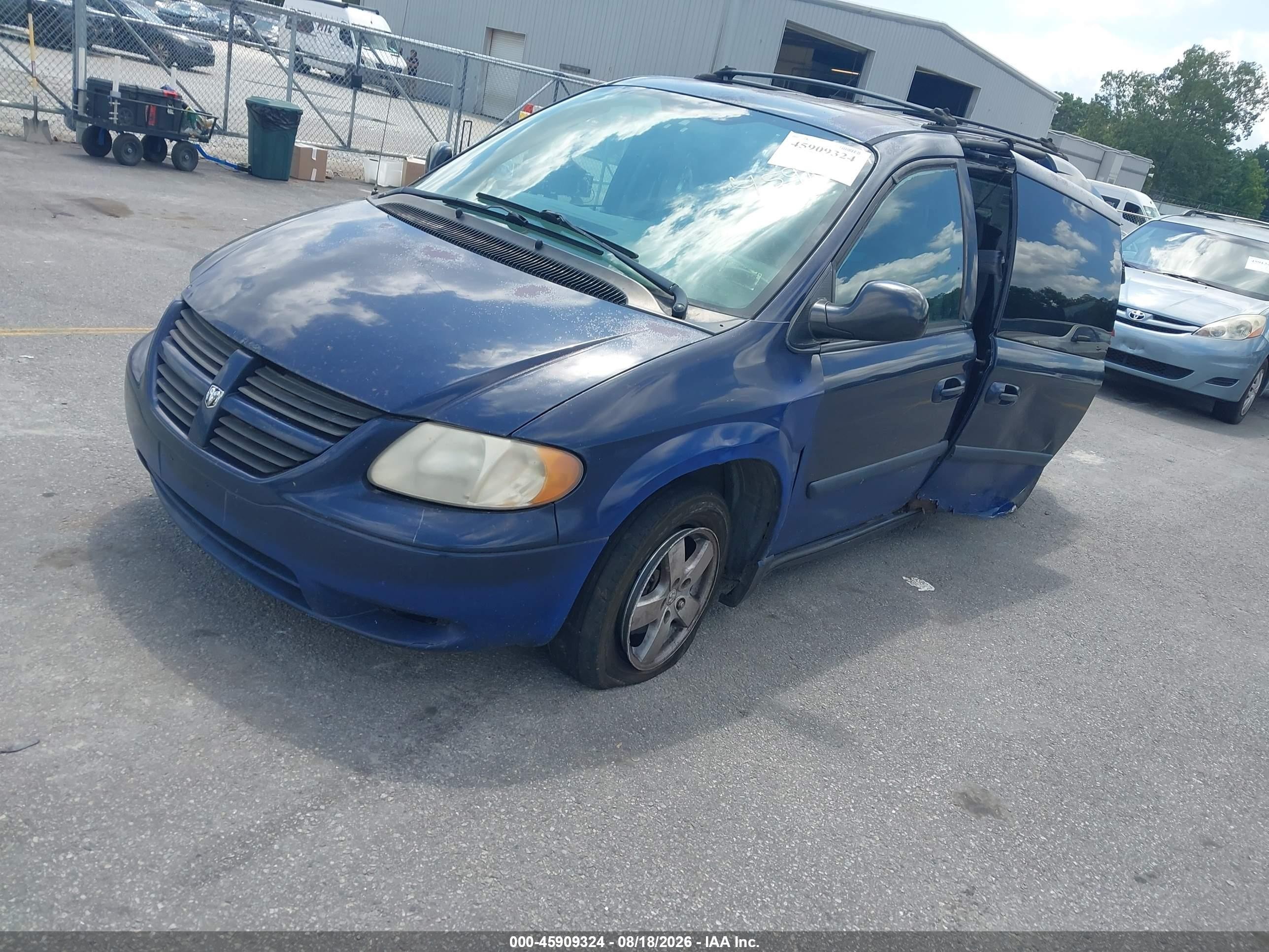2005 Dodge Caravan Sxt Dark Blue vin: 1D4GP45R65B150539