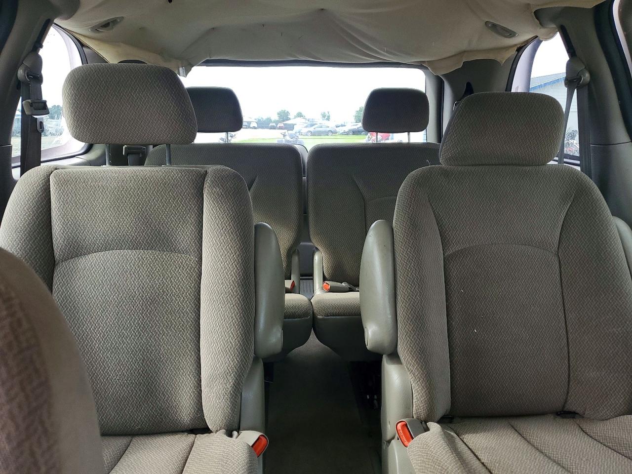 2004 Dodge Caravan Sxt White vin: 1D4GP45R74B527510