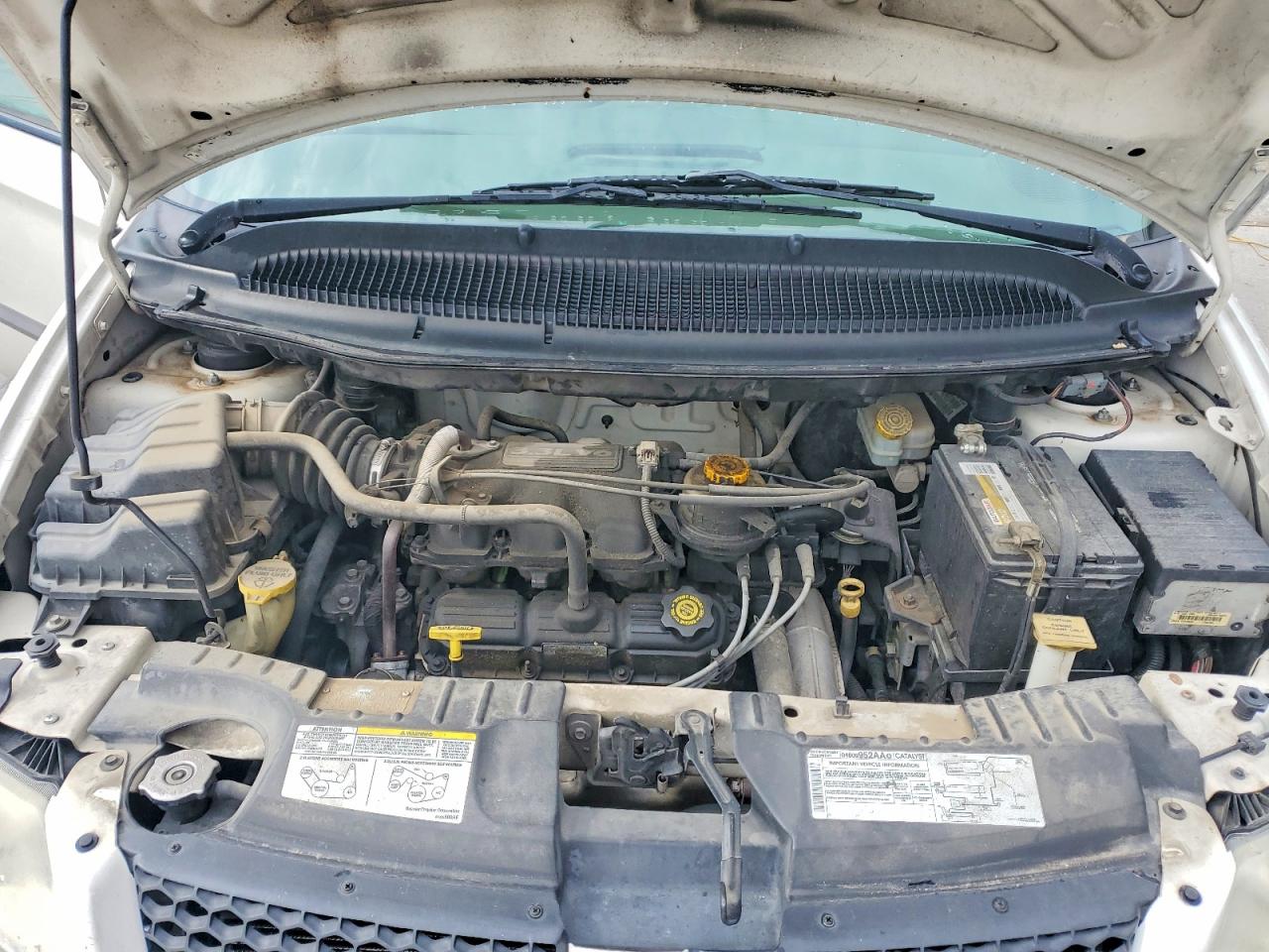 2004 Dodge Caravan Sxt White vin: 1D4GP45R74B527510