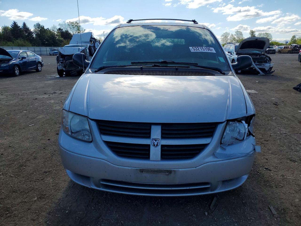 2005 Dodge Caravan Sxt Серебряный vin: 1D4GP45R75B111197