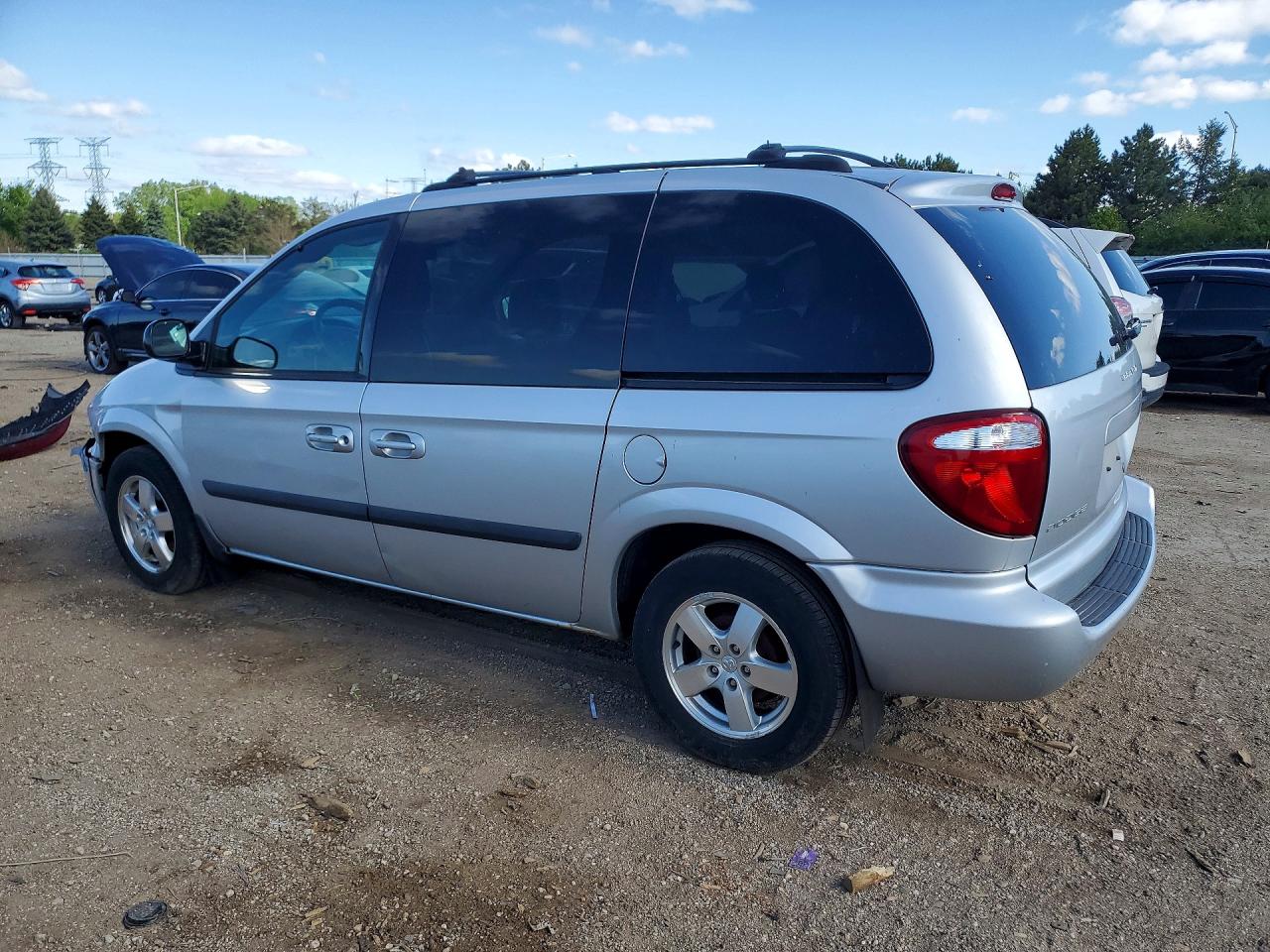 2005 Dodge Caravan Sxt Серебряный vin: 1D4GP45R75B111197