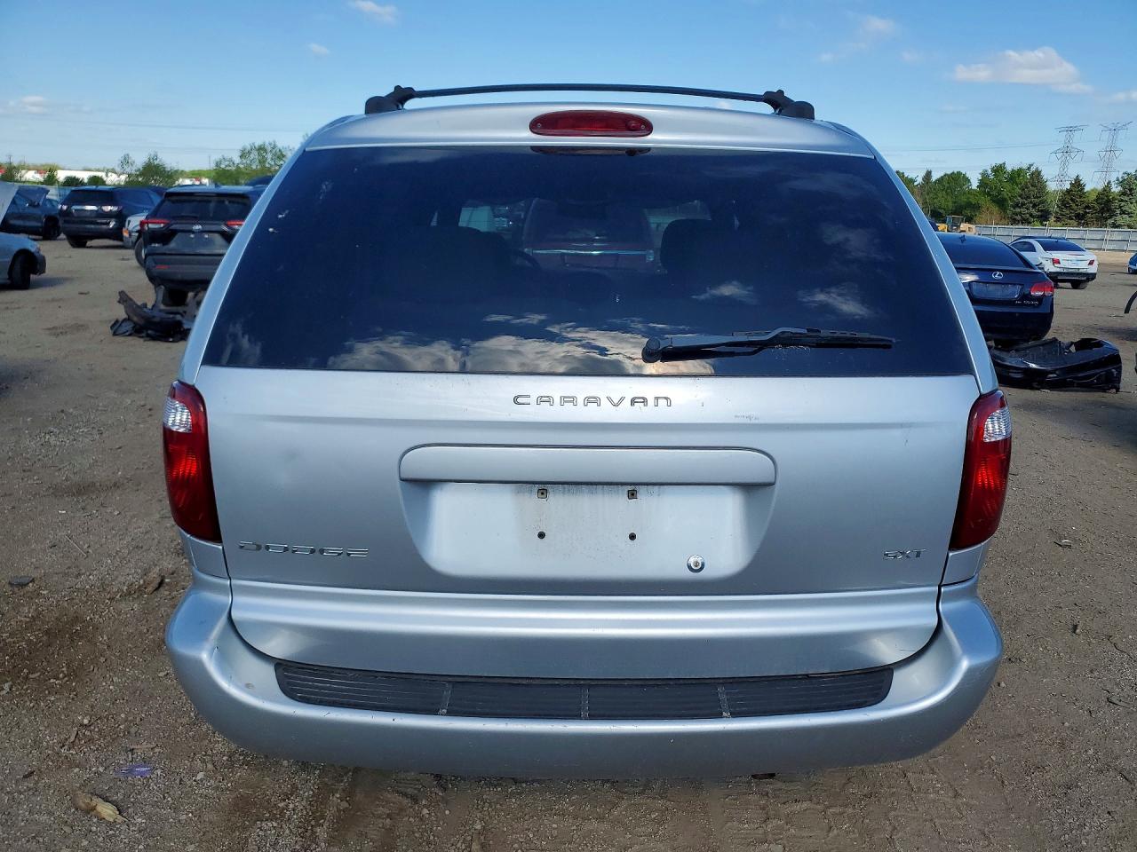 2005 Dodge Caravan Sxt Серебряный vin: 1D4GP45R75B111197