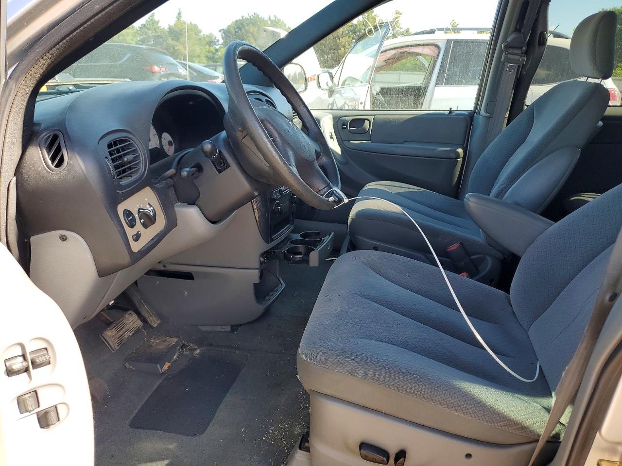 2005 Dodge Caravan Sxt Серебряный vin: 1D4GP45R75B111197