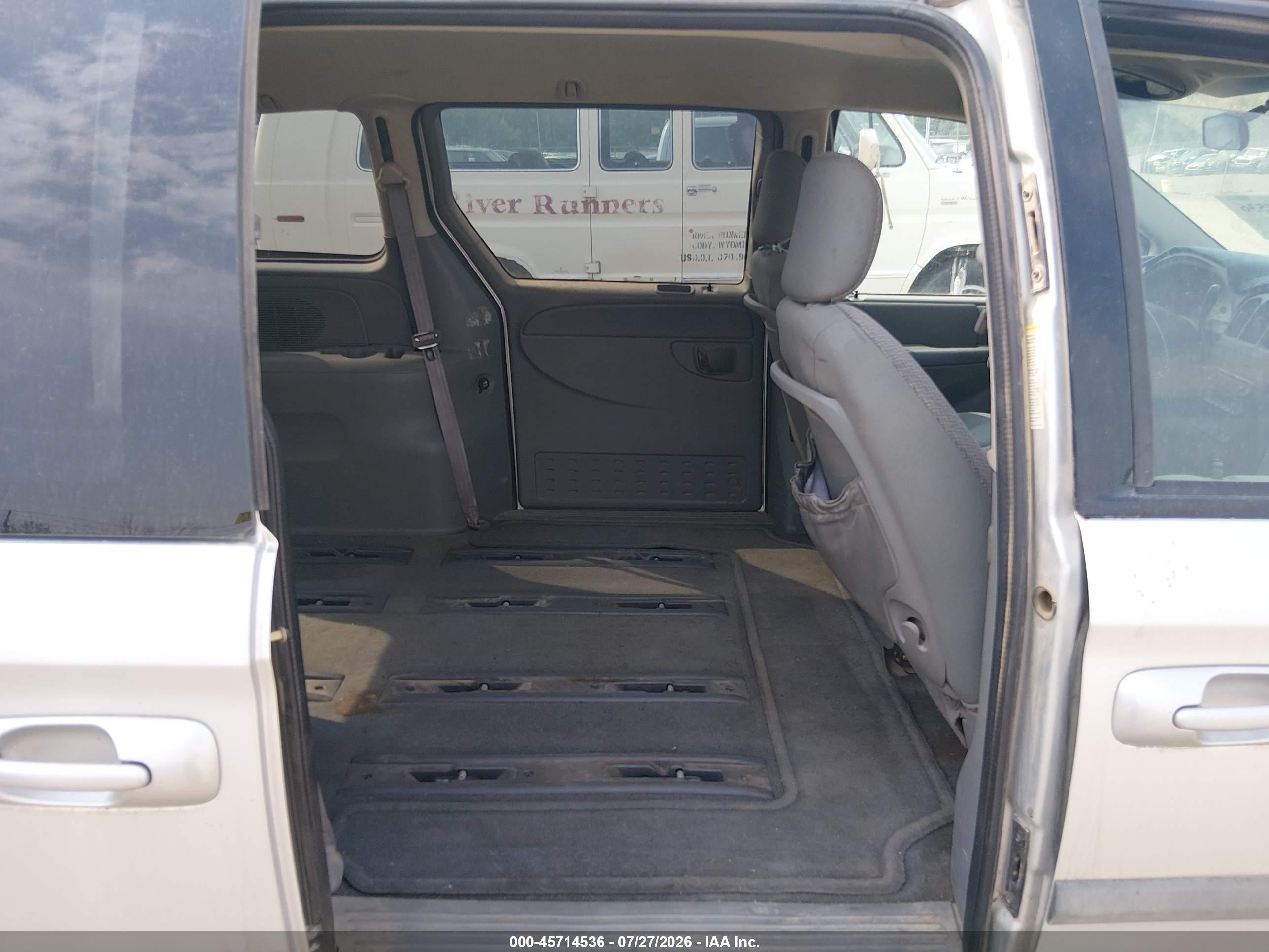 2005 Dodge Caravan Sxt Silver vin: 1D4GP45R85B195644