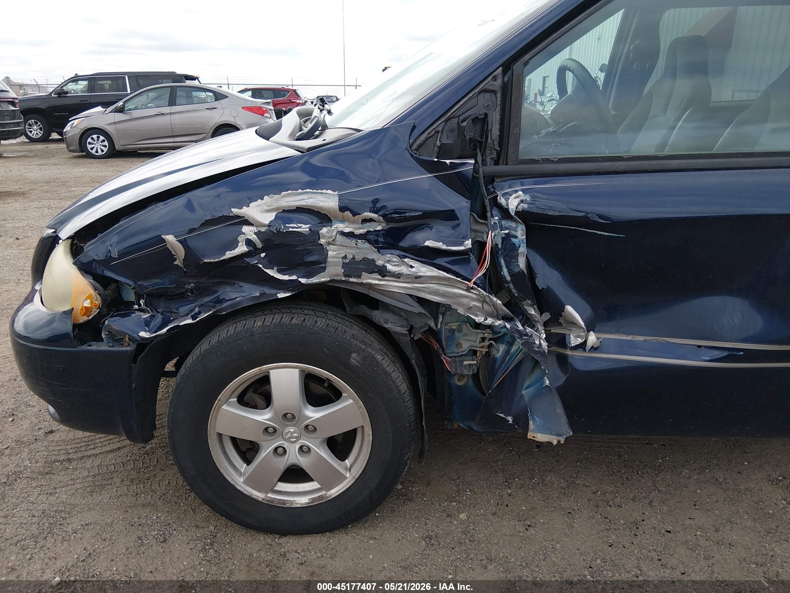 2005 Dodge Caravan Sxt Blue vin: 1D4GP45R95B118667