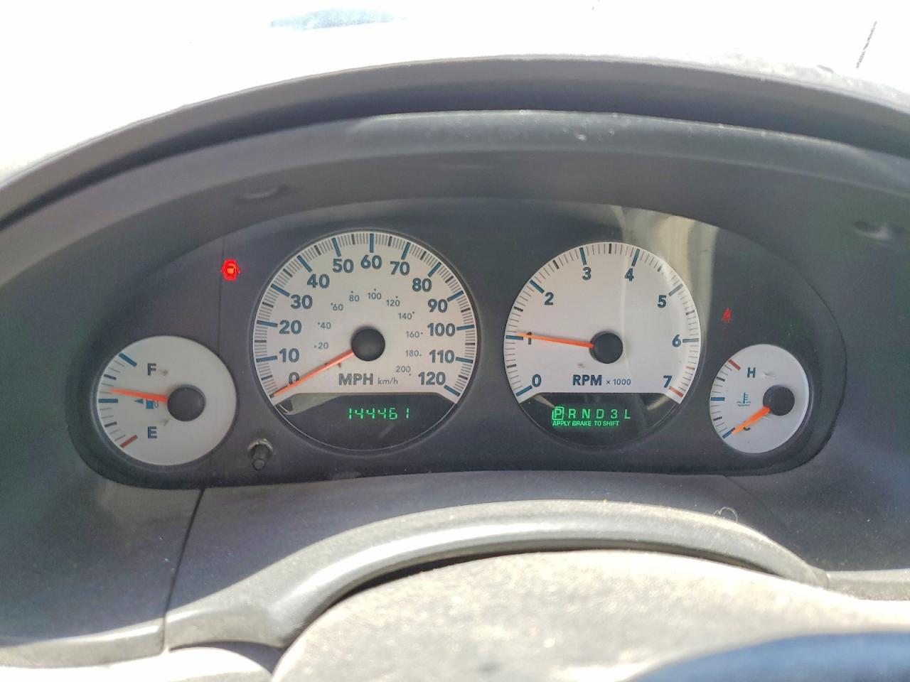 2005 Dodge Caravan Sxt White vin: 1D4GP45R95B325477